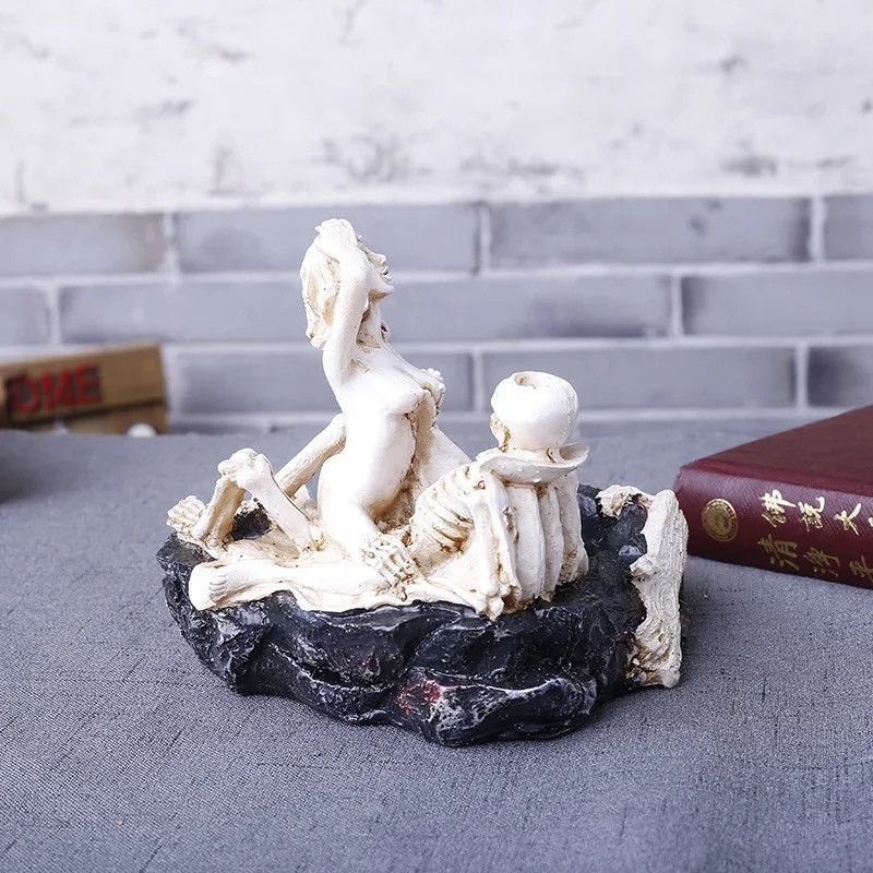 Vintage Creative Skull Ashtray Beauty Personality Fashion Size ONE SIZE - 1 Thumbnail