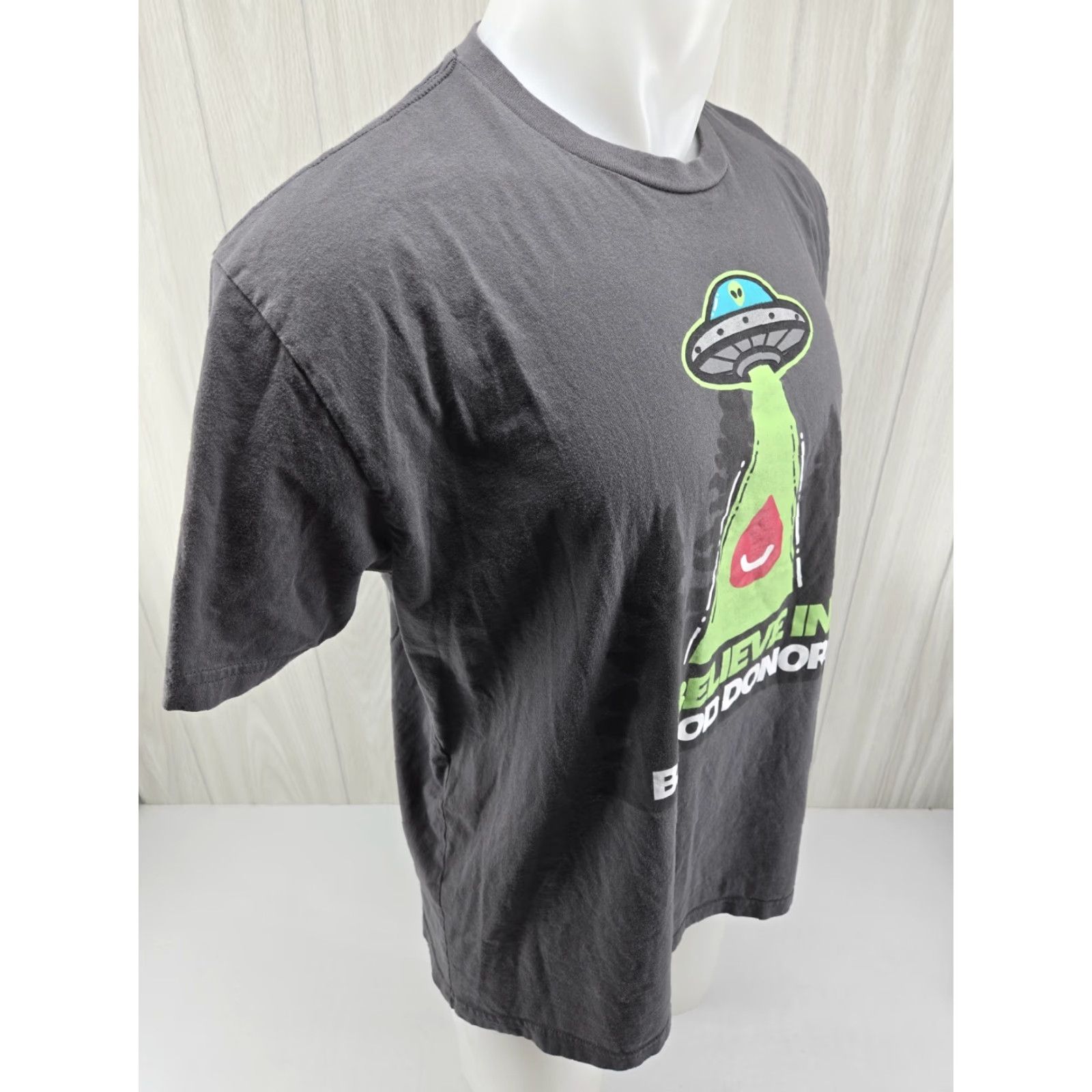 Next Level Lifesouth Blood Donor UFO Alien Graphic T Shirt XL Gray Nike? Size US XL / EU 56 / 4 - 7 Thumbnail