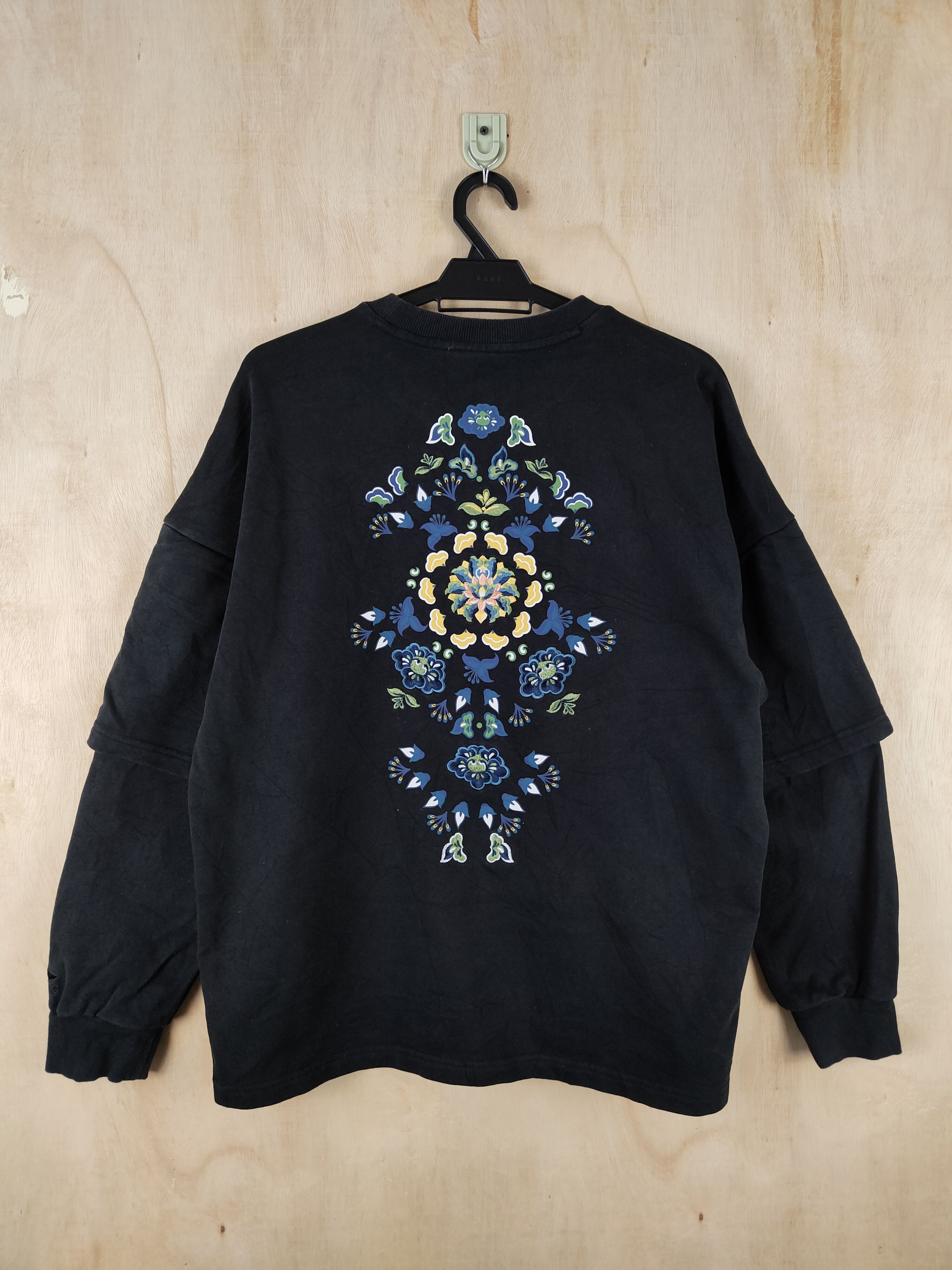 Japanese Brand Japanese Brand art vintage Black Sweatshirts #S2642 Size US M / EU 48-50 / 2 - 1 Thumbnail