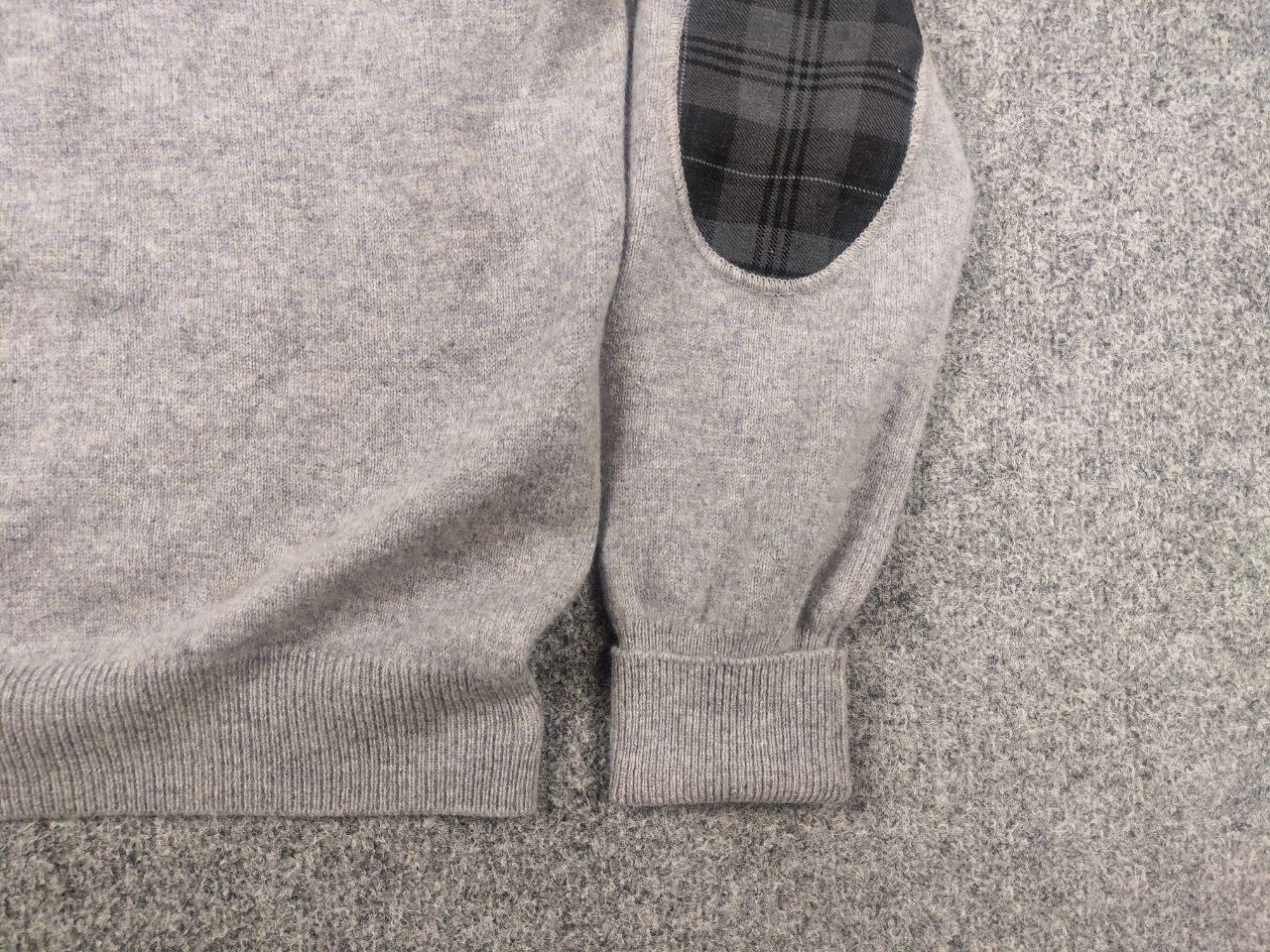 Johnstons Of Elgin Johnstons of elgin Design Pure Wool Gray zip Jumper Sweater Size US M / EU 48-50 / 2 - 7 Thumbnail