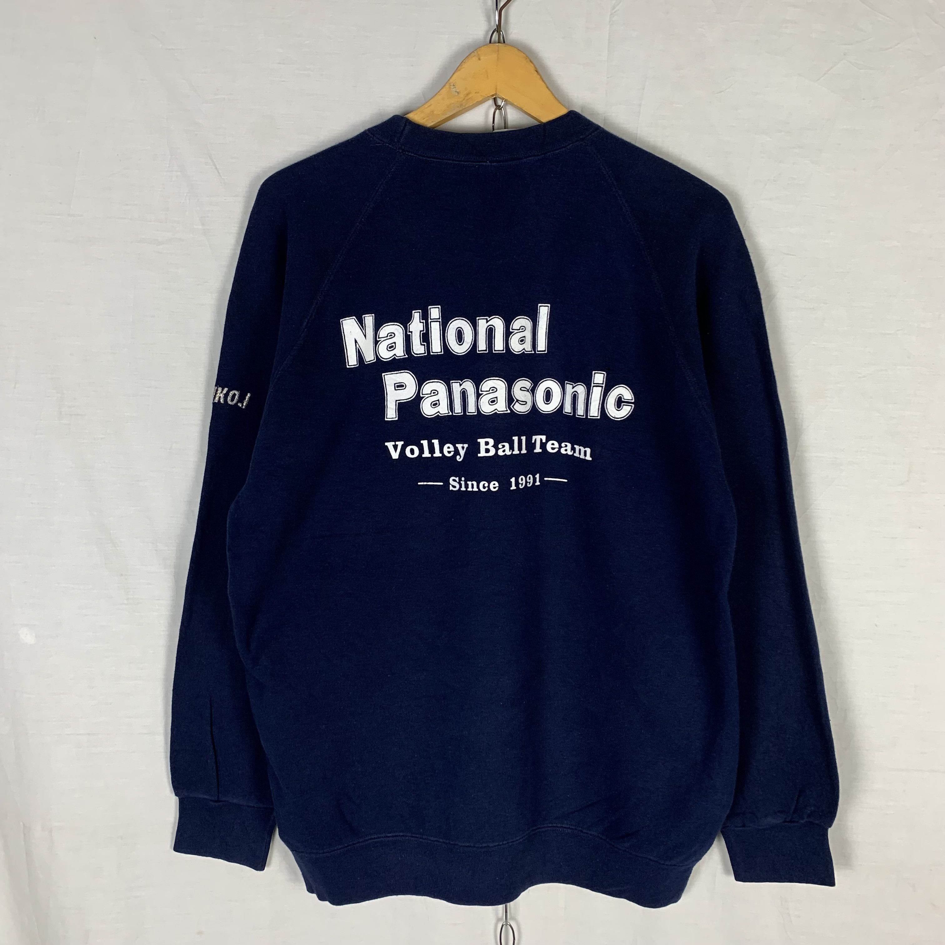 Japanese Brand Vintage National Panasonic Volleyball Team Sweatshirt Size US L / EU 52-54 / 3 - 1 Thumbnail