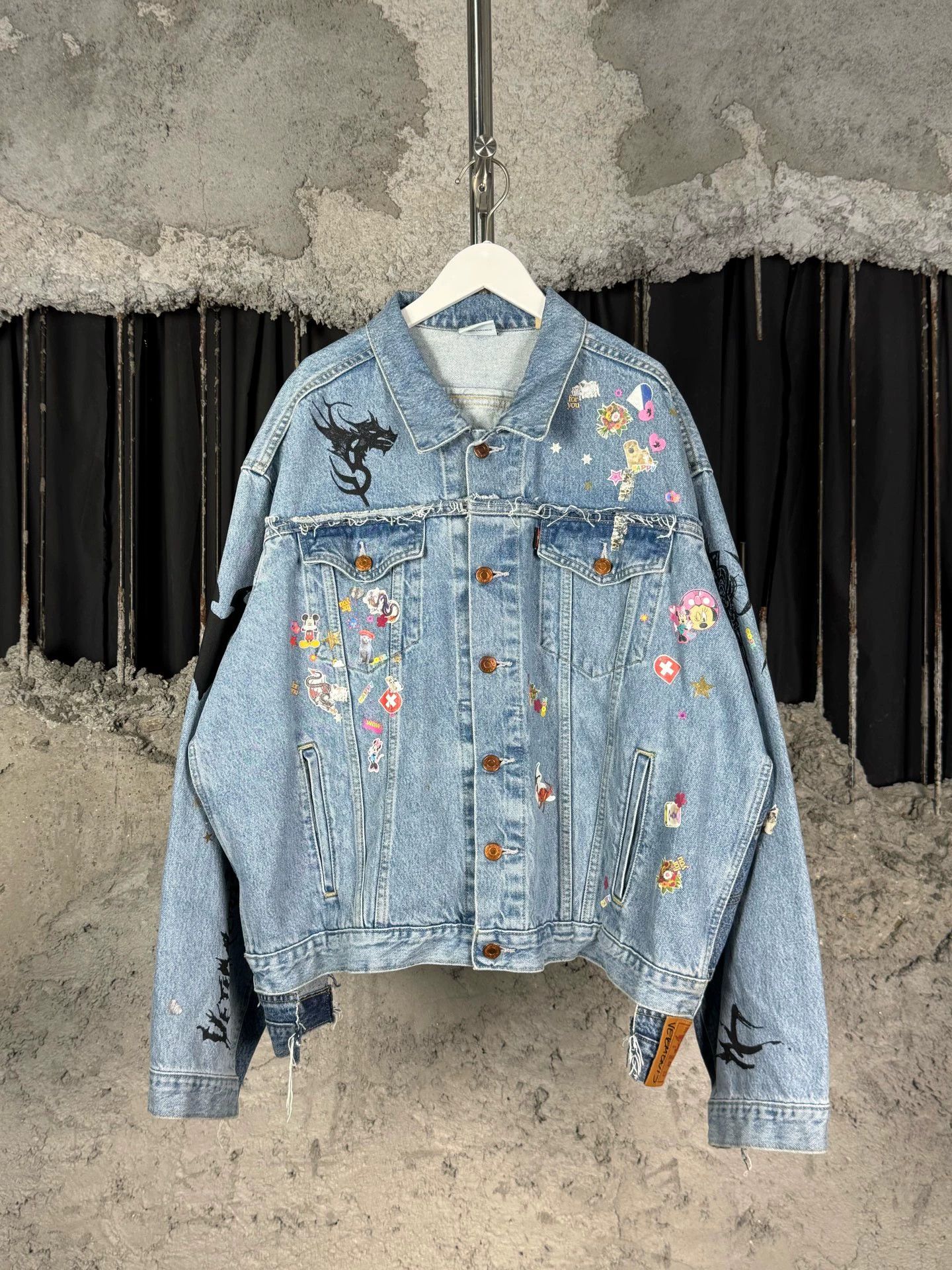 Vetements vetements x Levi's denim jacket S 99 new Size US S / EU 44-46 / 1 - 1 Thumbnail