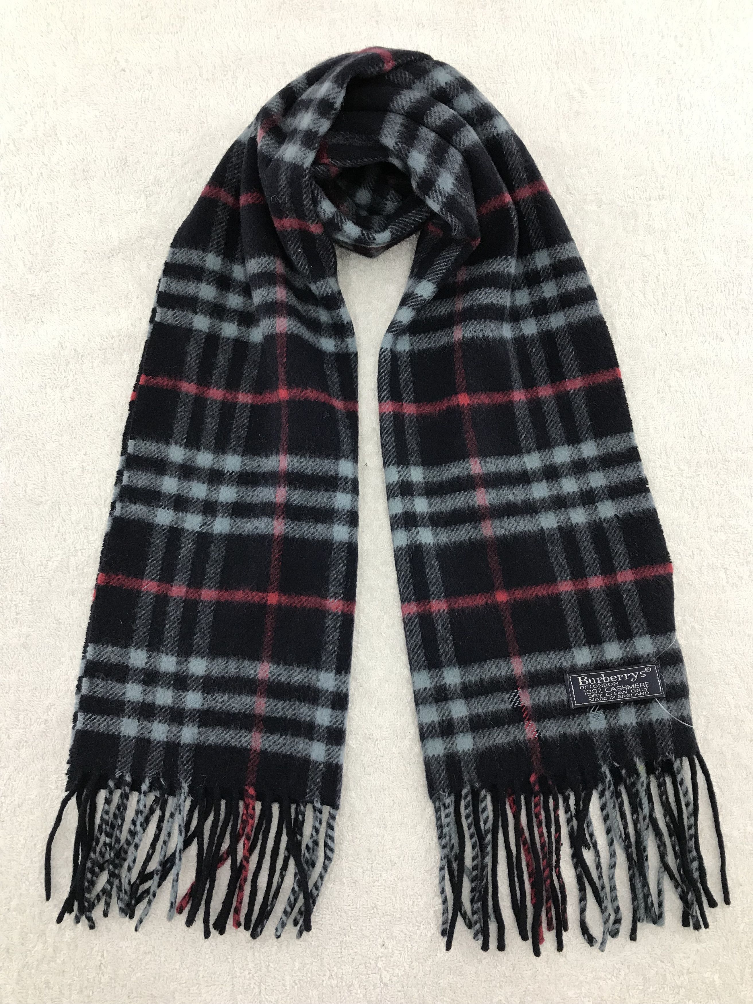 Burberry Scarf / Muffler / Neckwear - WW190