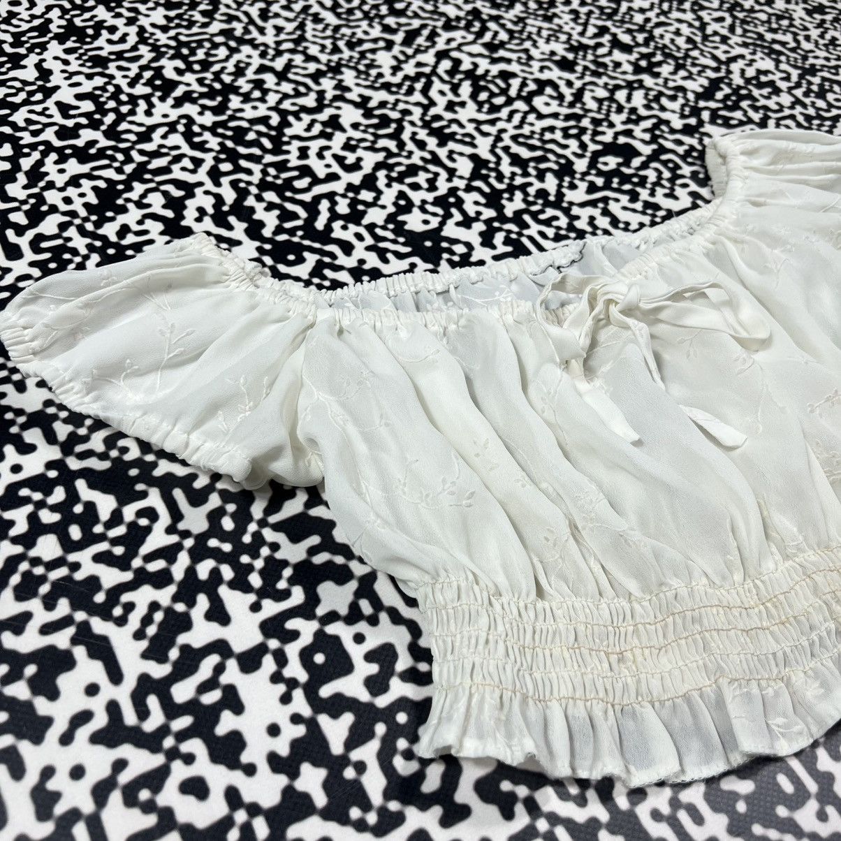 Japanese Brand Vintage Y2K Japanese Floral Flower Print Retro Sexy T-shirt Size L / US 10 / IT 46 - 7 Thumbnail