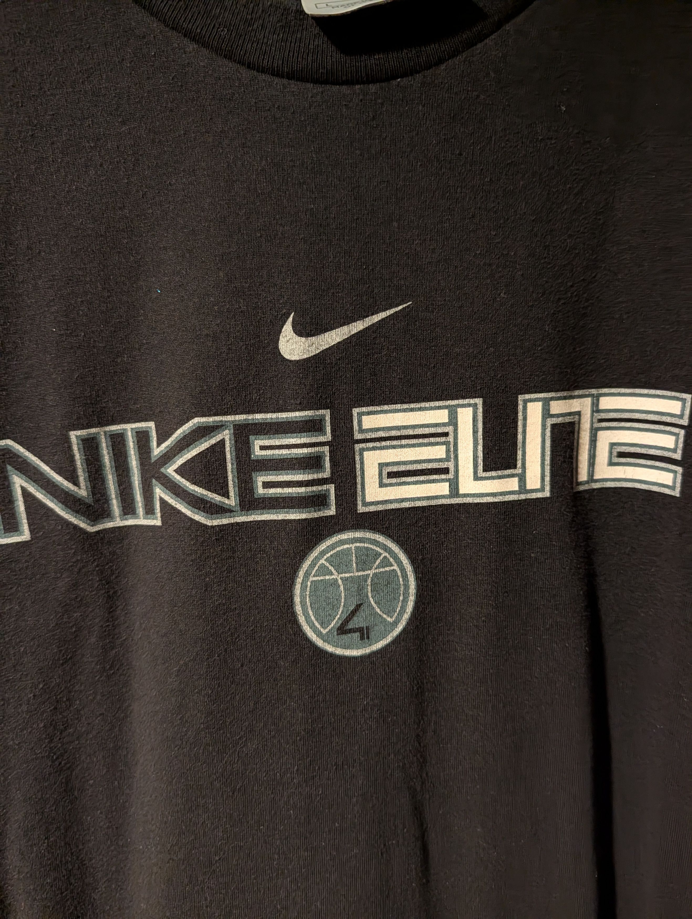 Nike Vintage Y2K Nike Elite Spell Out Basketball Dri-fit T-Shirt Size US L / EU 52-54 / 3 - 2 Thumbnail