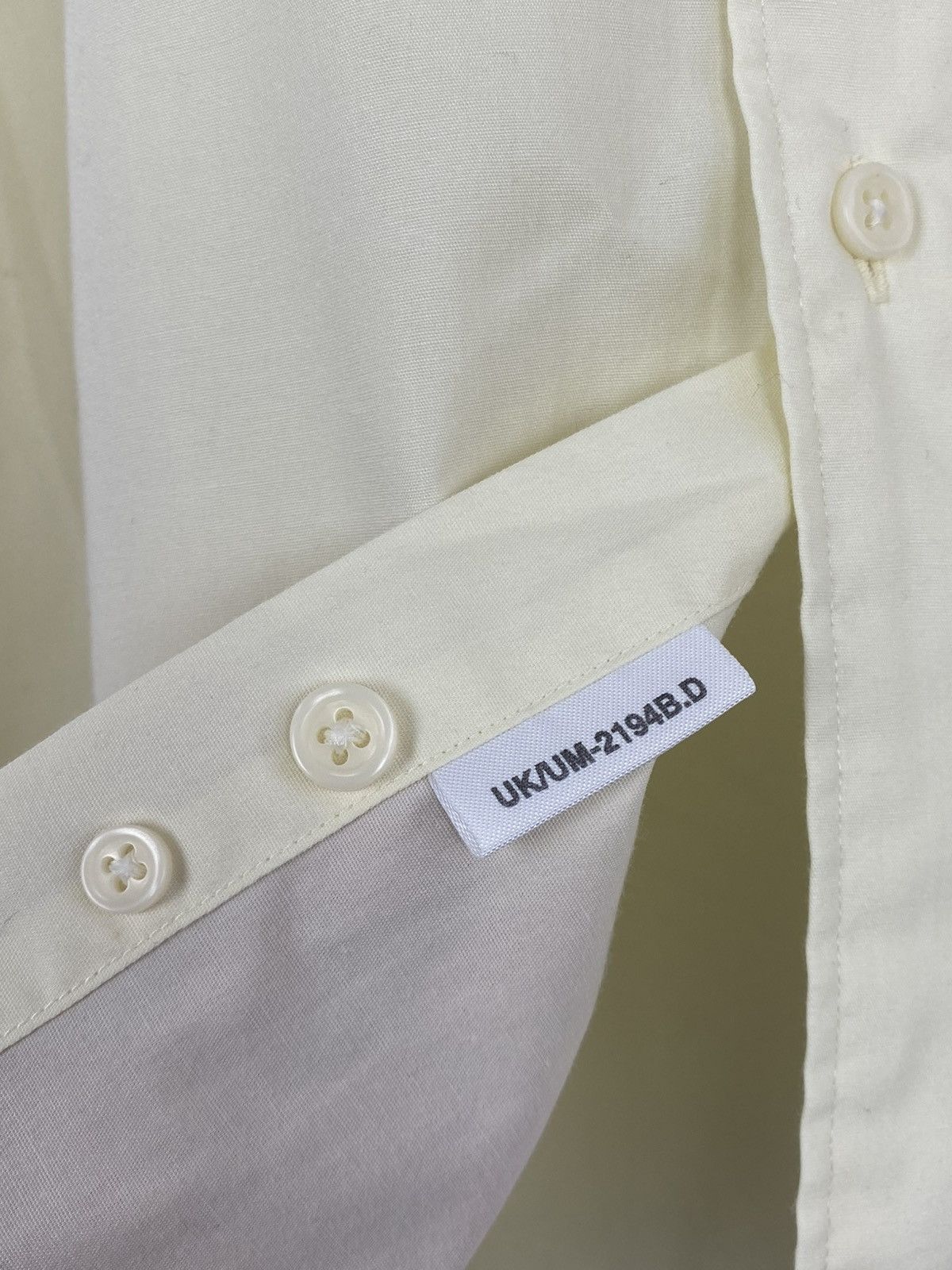 Yves Saint Laurent 1990’s Vintage YSL Mini Logo Light Yellow Button Up Shirt Size US M / EU 48-50 / 2 - 5 Thumbnail