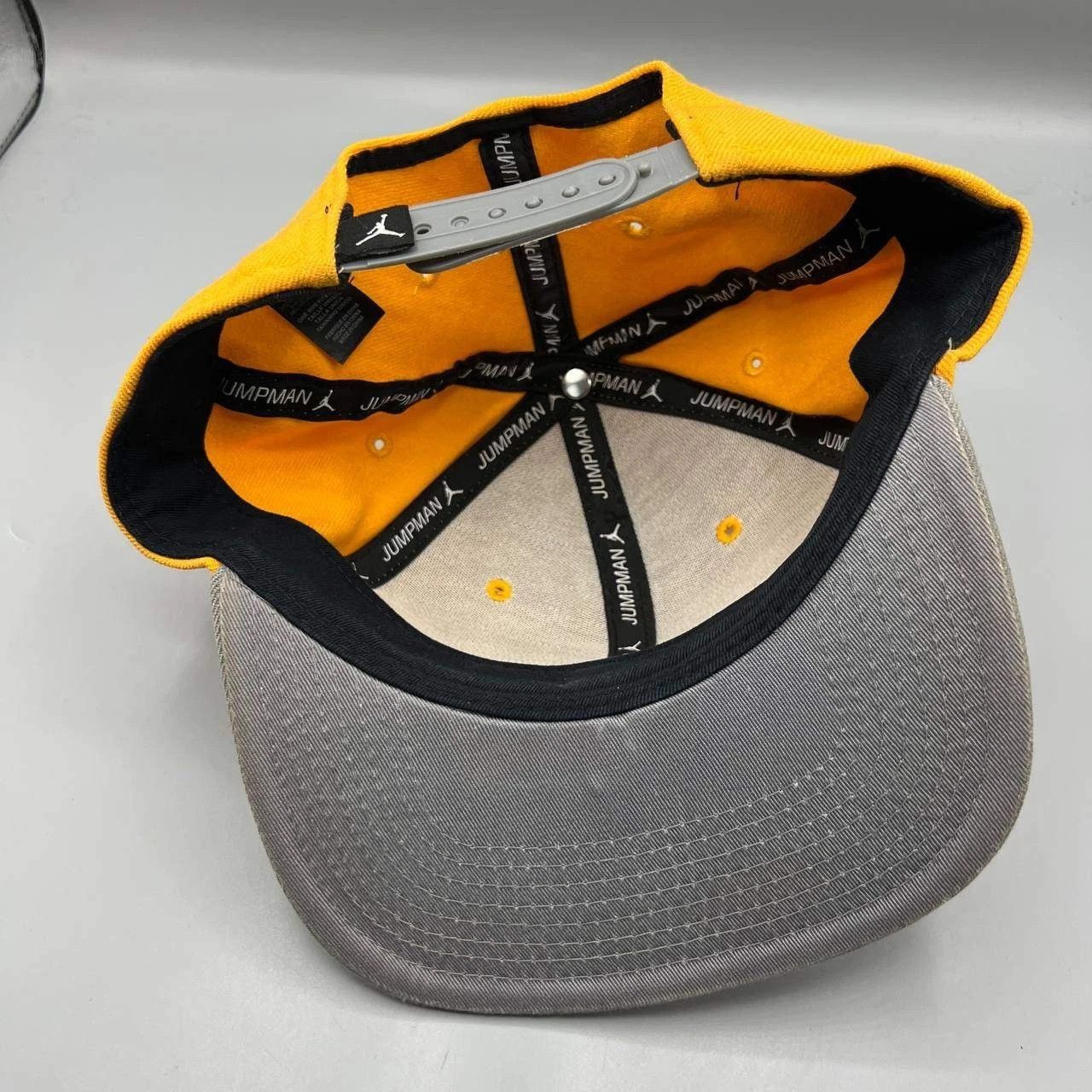 Jordan Brand Air Jordan Hat Men Embroidered Jumpman Snap Back Cap Size ONE SIZE - 8 Thumbnail