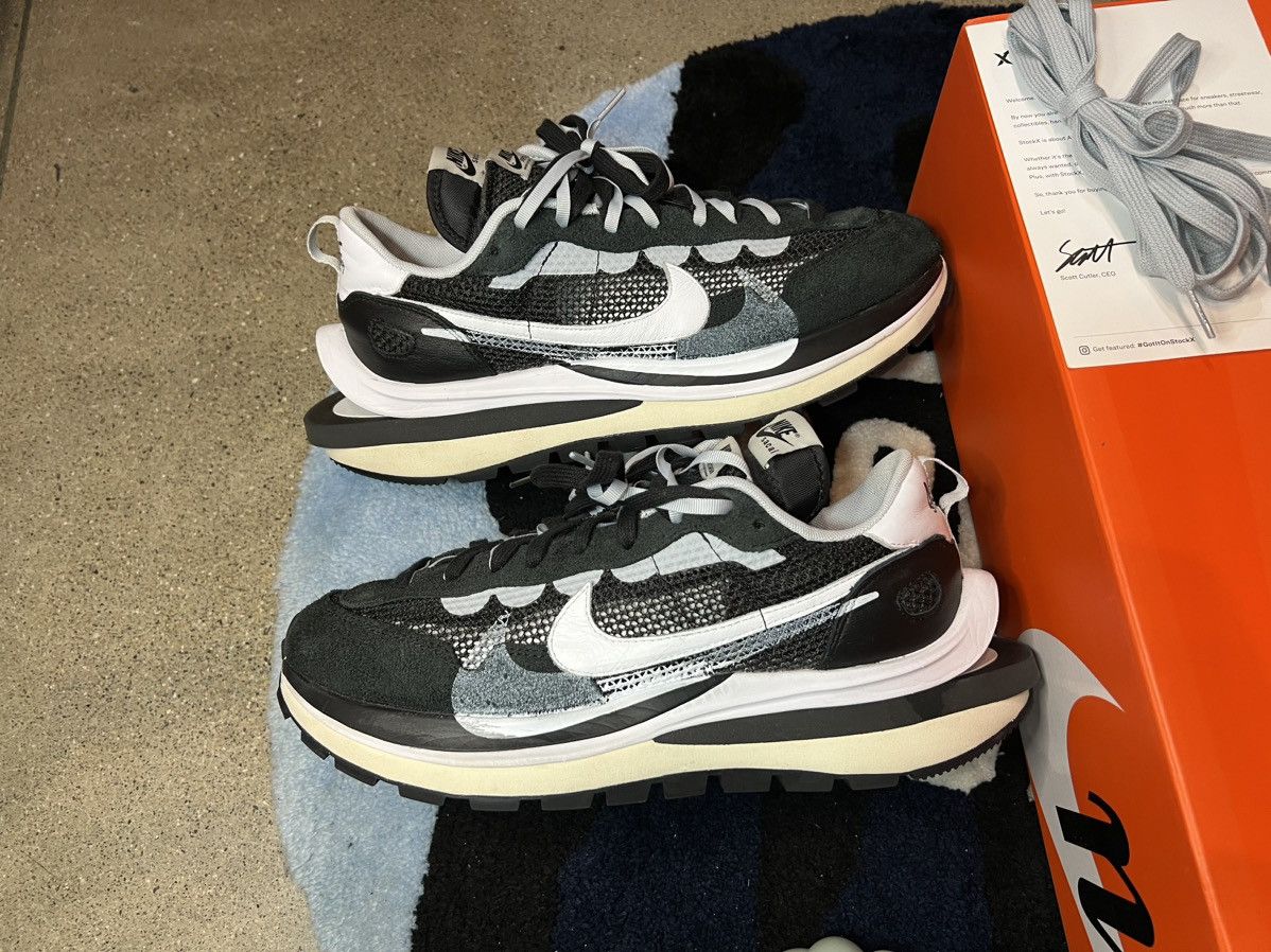 image of Nike Vaporwaffle X Sacai Black/white Shoes, Men's (Size 11.5)