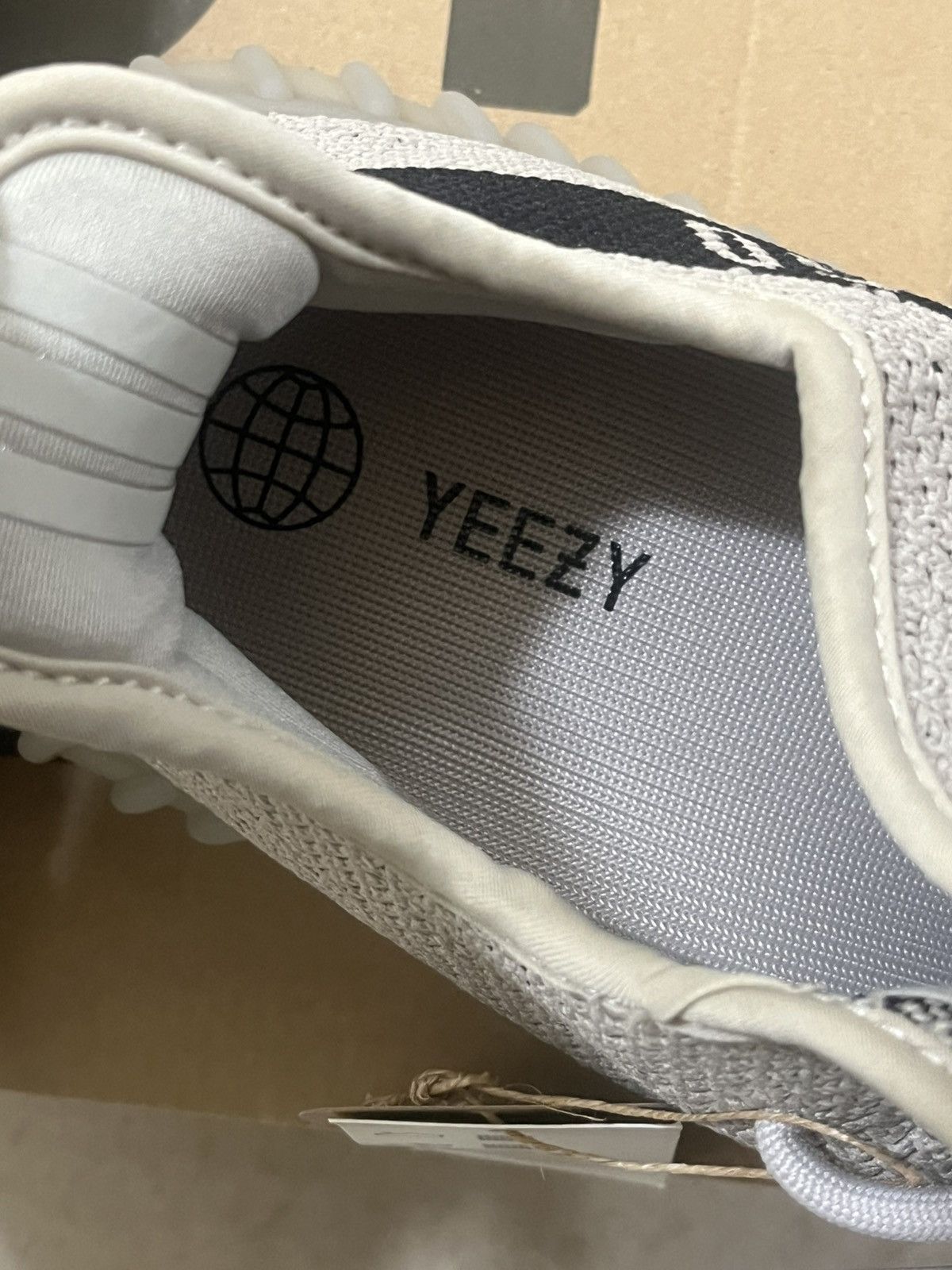 Adidas × Kanye West Adidas Yeezy Boost 350 V2 Slate Sz 10us Size US 10 / EU 43 - 4 Thumbnail