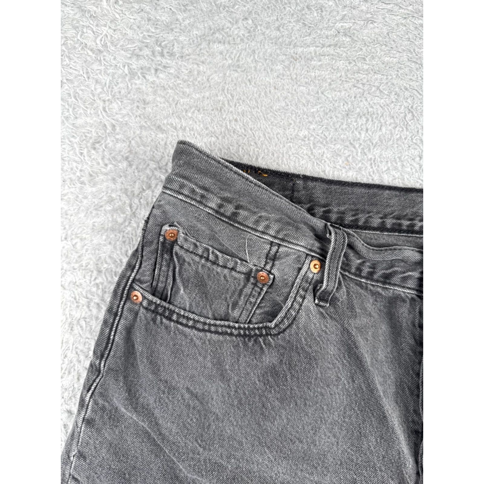 Levi's Levi's Jeans Shorts Women 33 Black Denim Cut-Off 501 Button Fly 33x2 Size 24" / US 00 / IT 34 - 4 Thumbnail