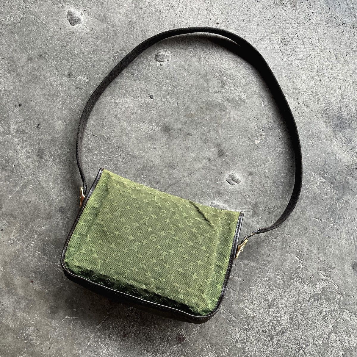 Louis Vuitton Louis Vuitton Bérangère Monogram Mini Lin Crossbody Bag Size ONE SIZE - 11 Thumbnail