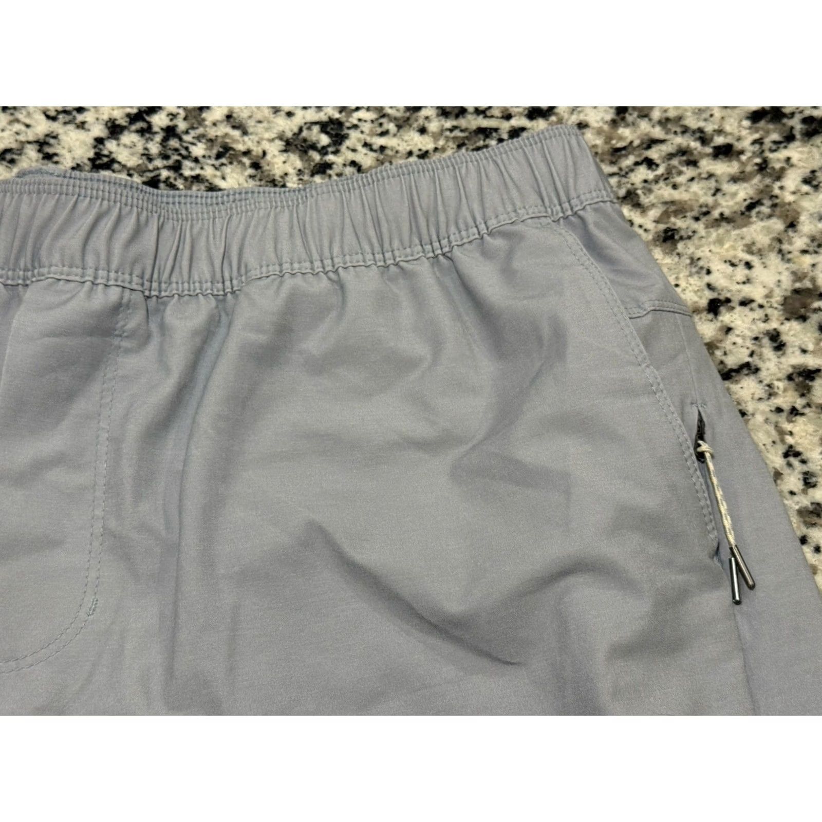 Vuori Vuori Shorts Mens Gray Unlined Performance Gym V369 Short Size US 33 - 5 Thumbnail