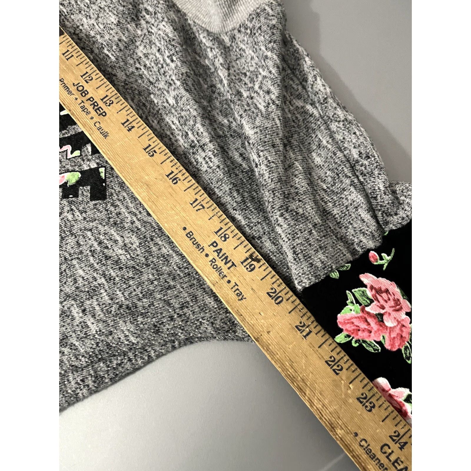 Saks Fifth Avenue Saks Fifth Avenue Gray Floral Knit Sweater Women’s L Long Sleeve Pullover Casual Size L / US 10 / IT 46 - 6 Thumbnail