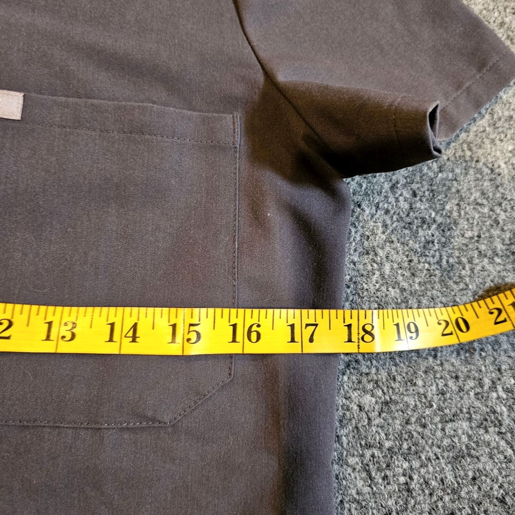 Vintage FIGS Top Womens XS Gray 3 Pockets Short Sleeve Stretch Technical Comfort Shirt Womens XS Gray FIGS Shirt Size XS / US 0-2 / IT 36-38 - 6 Thumbnail