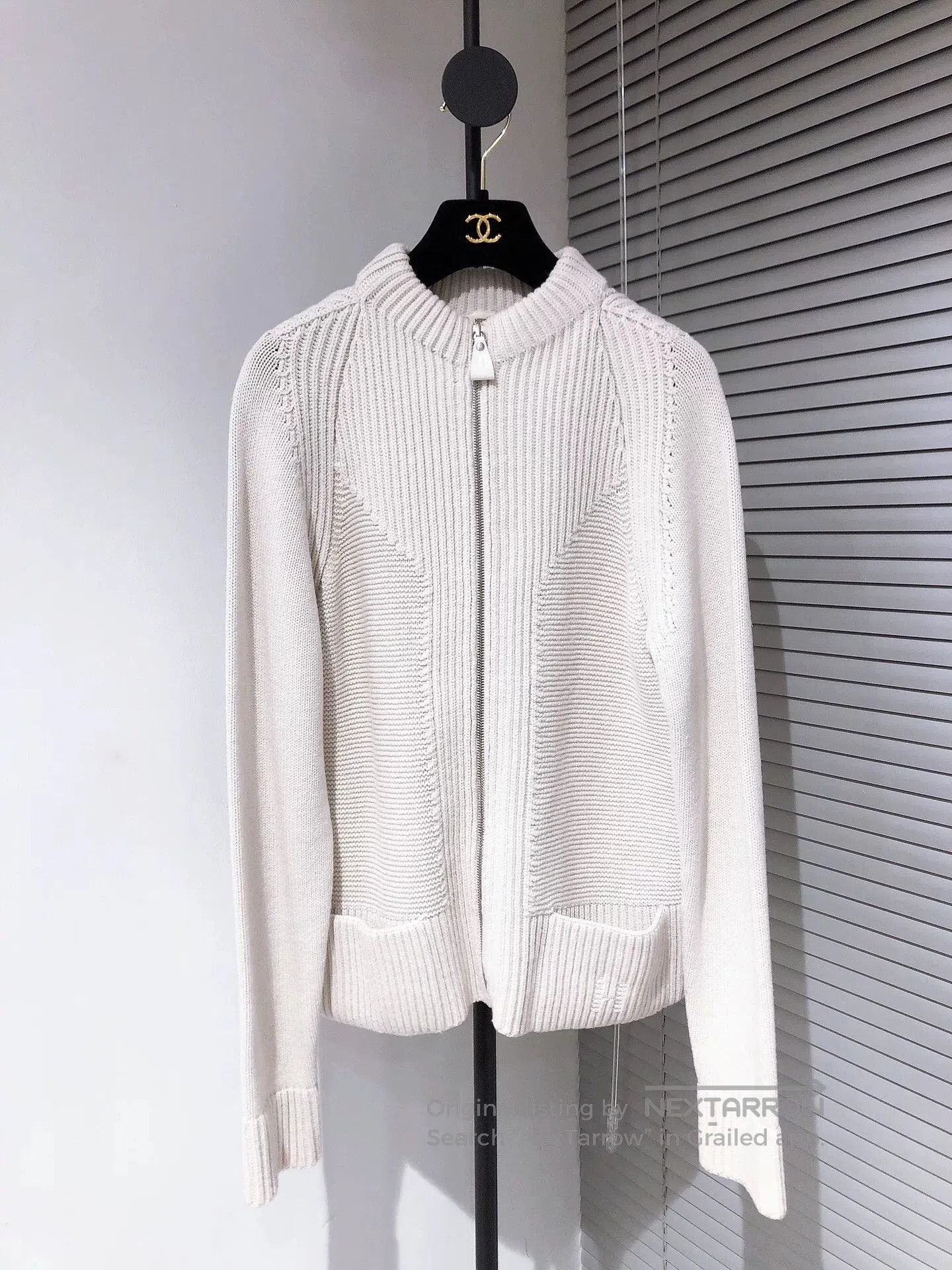Hermes Hermes Beige Wool Cashmere Cardigan. Size US M / EU 48-50 / 2 - 1 Thumbnail