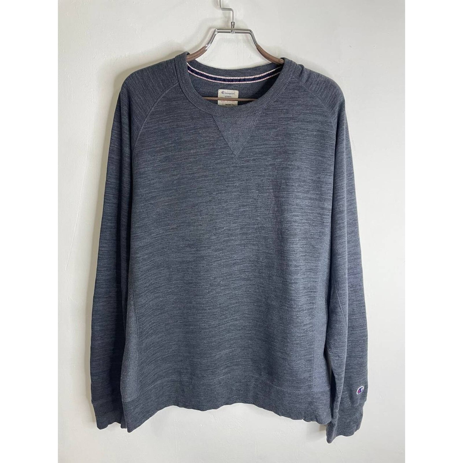Champion × Vintage Vintage Champion Essential Sweatshirt XL Sleeve Pullover USA Size US XL / EU 56 / 4 - 1 Thumbnail