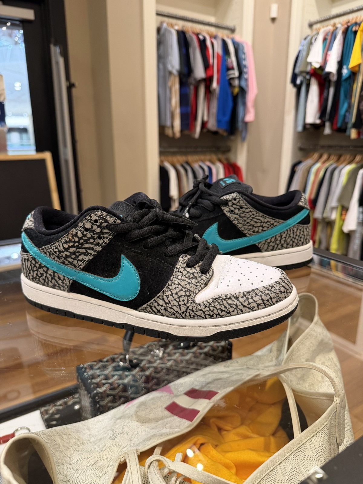 Nike Nike SB Dunk Low ‘Atmos Elephant’ Size US 8 / EU 41 - 1 Thumbnail