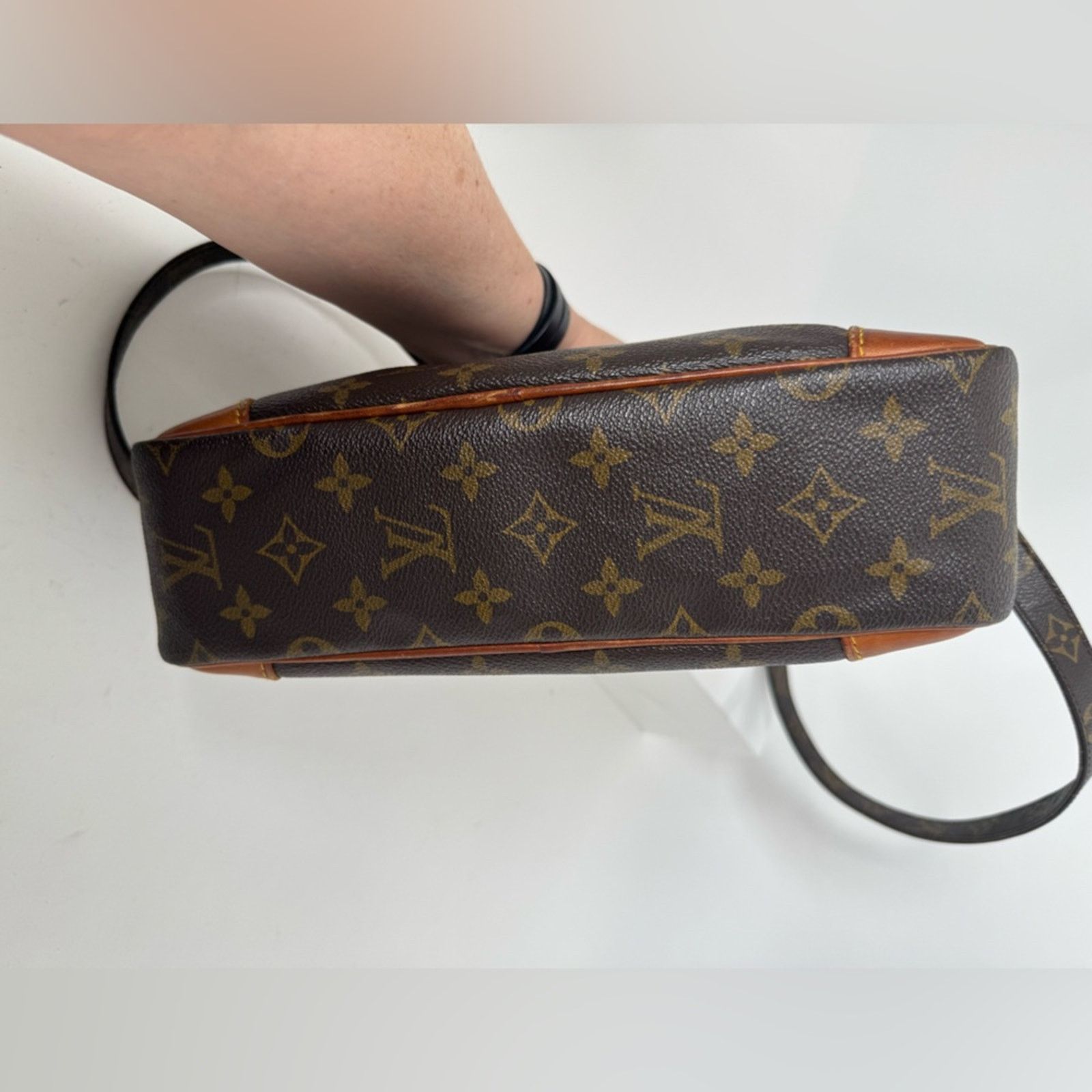 Louis Vuitton Louis Vuitton Brown Monogram Potomac top zip shoulder bag Size ONE SIZE - 3 Thumbnail