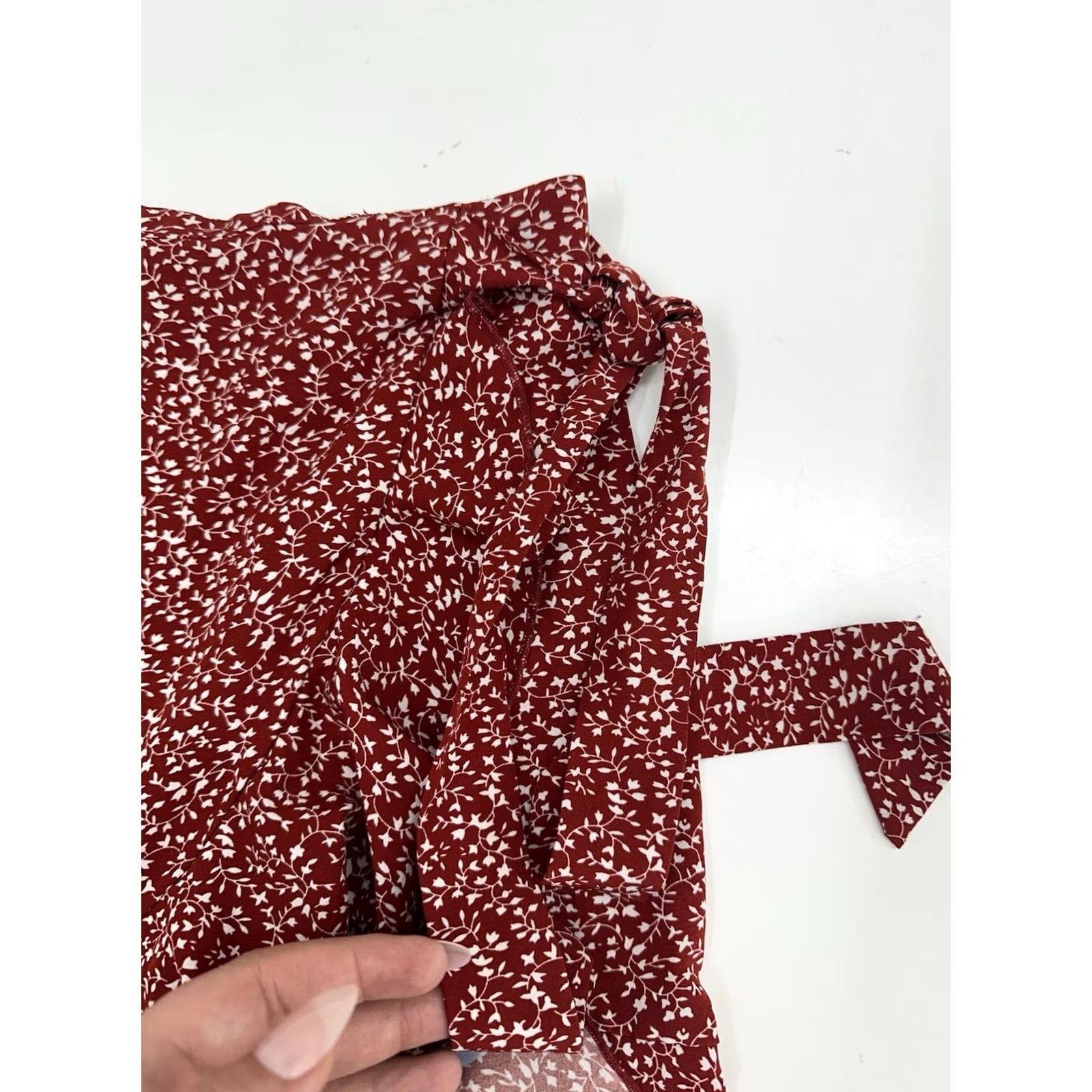 Shein SheIn Skirt Womens XS Red Size Floral Slip Faux Wrap Size 26" / US 2 / IT 38 - 3 Thumbnail