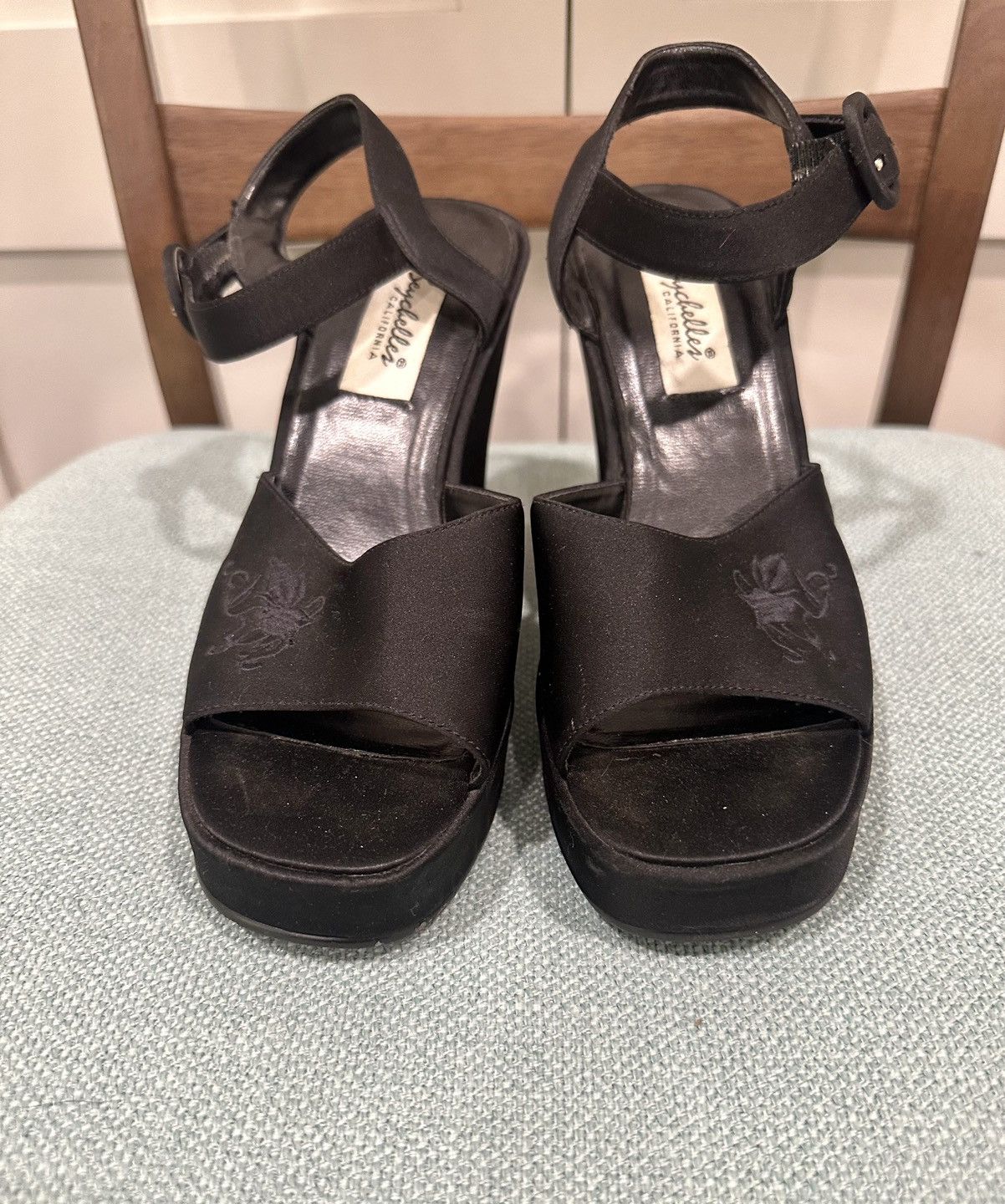 Seychelles Seychelles Vintage Black Satin Floral Chunky Heel Shoes Size US 7 / IT 37 - 3 Thumbnail