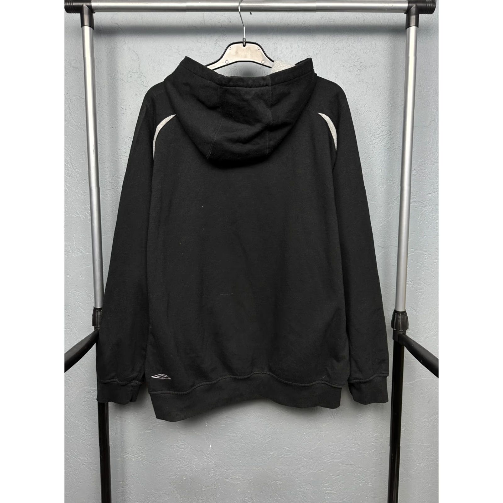 Umbro Umbro Vintage Hoodie Mens XL Big Logo Black Sweatshirt Pullover Logo Men XL Vintage Umbro Hoodie Size US XL / EU 56 / 4 - 6 Thumbnail