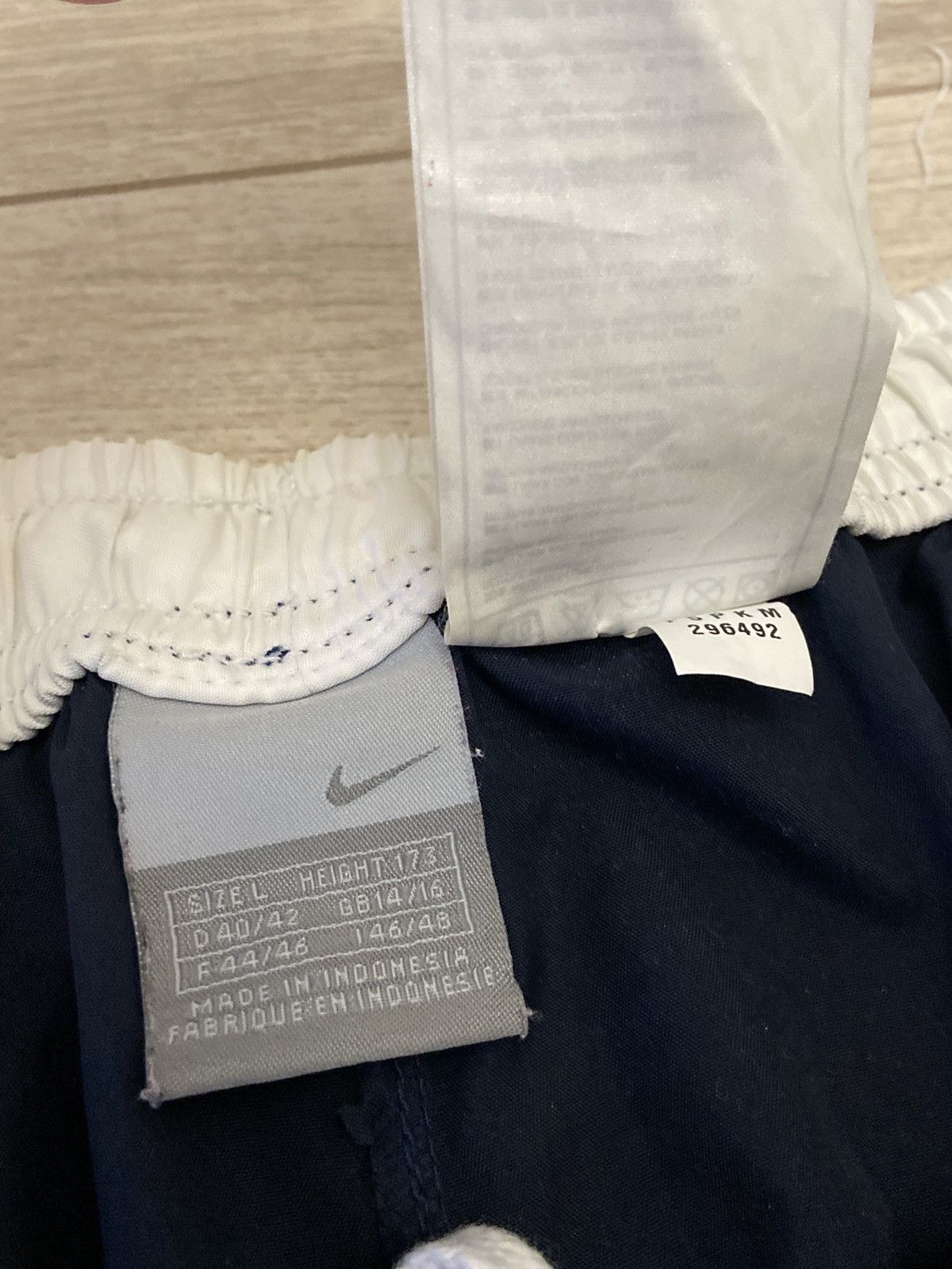 Nike × Vintage Nike Vintage Shorts 90’s logo Hype style Size US 34 / EU 50 - 4 Thumbnail