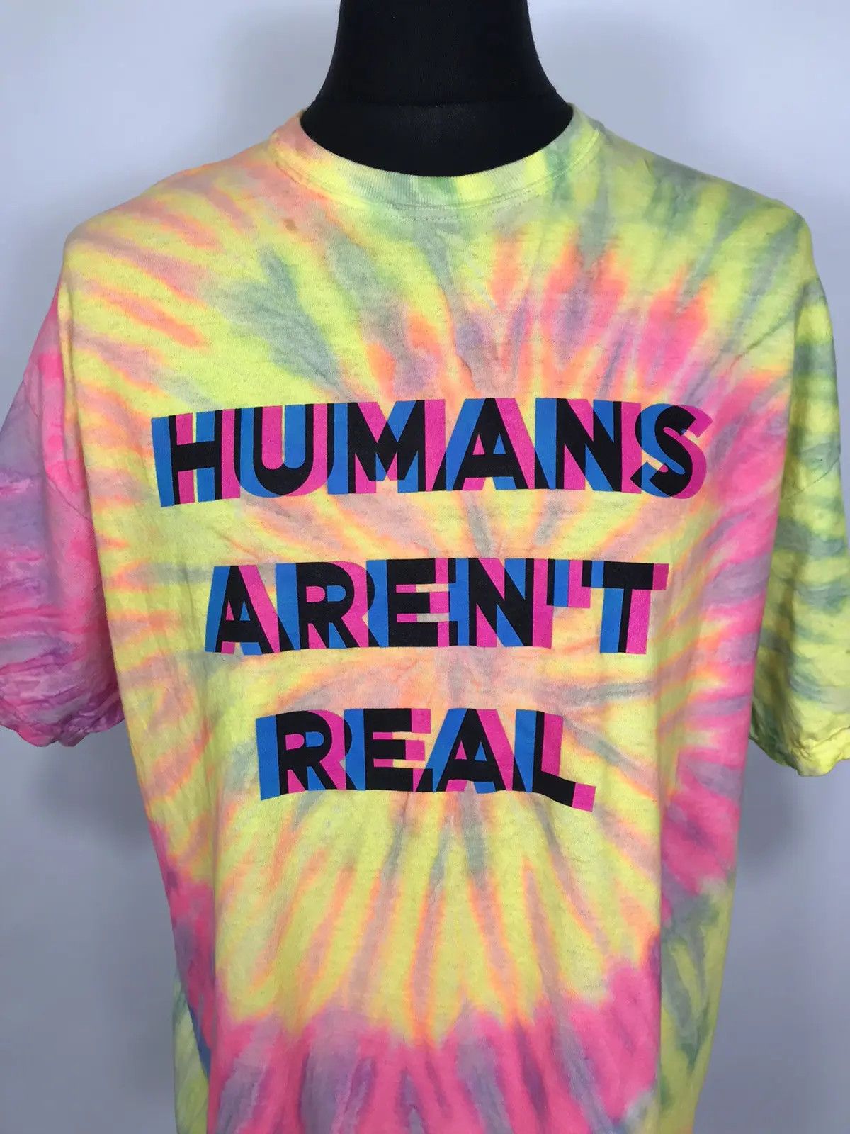 Gildan Art Humans aren’t real t-shirt size XL Size US XL / EU 56 / 4 - 3 Thumbnail