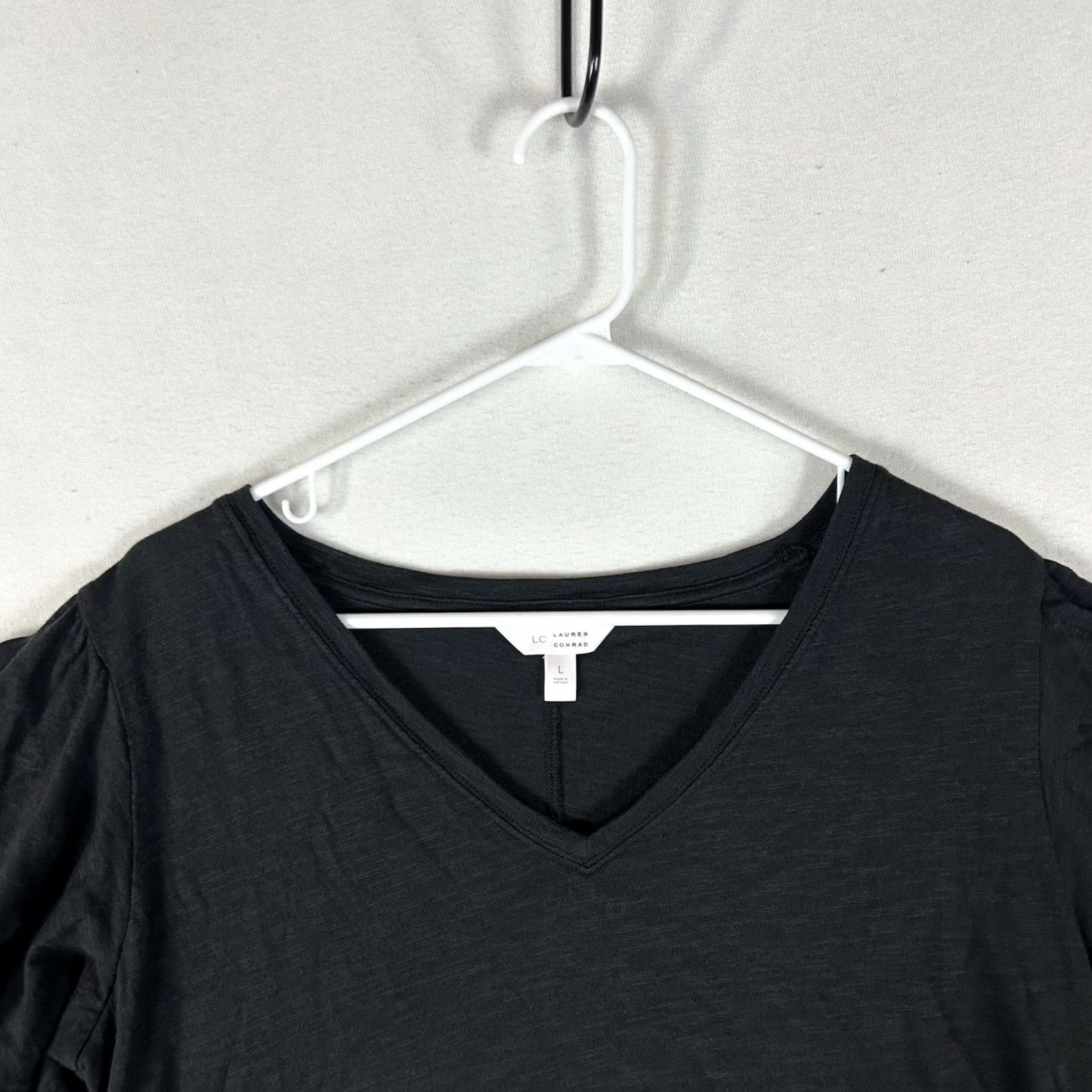 Vintage LC Lauren Conrad Short Sleeve V-Neck T-Shirt Womens Large Black Ruffle Sleeve Vintage? No Size L / US 10 / IT 46 - 2 Thumbnail