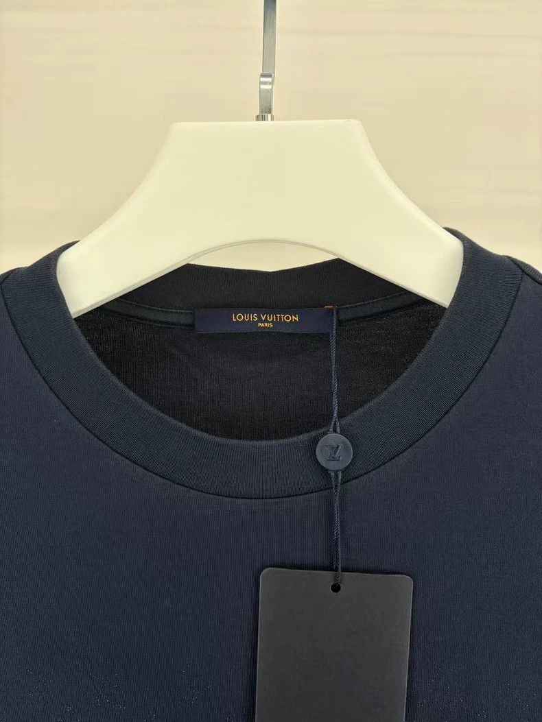 Louis Vuitton Louis Vuitton Dark blue gradient short sleeve Size US L / EU 52-54 / 3 - 4 Thumbnail