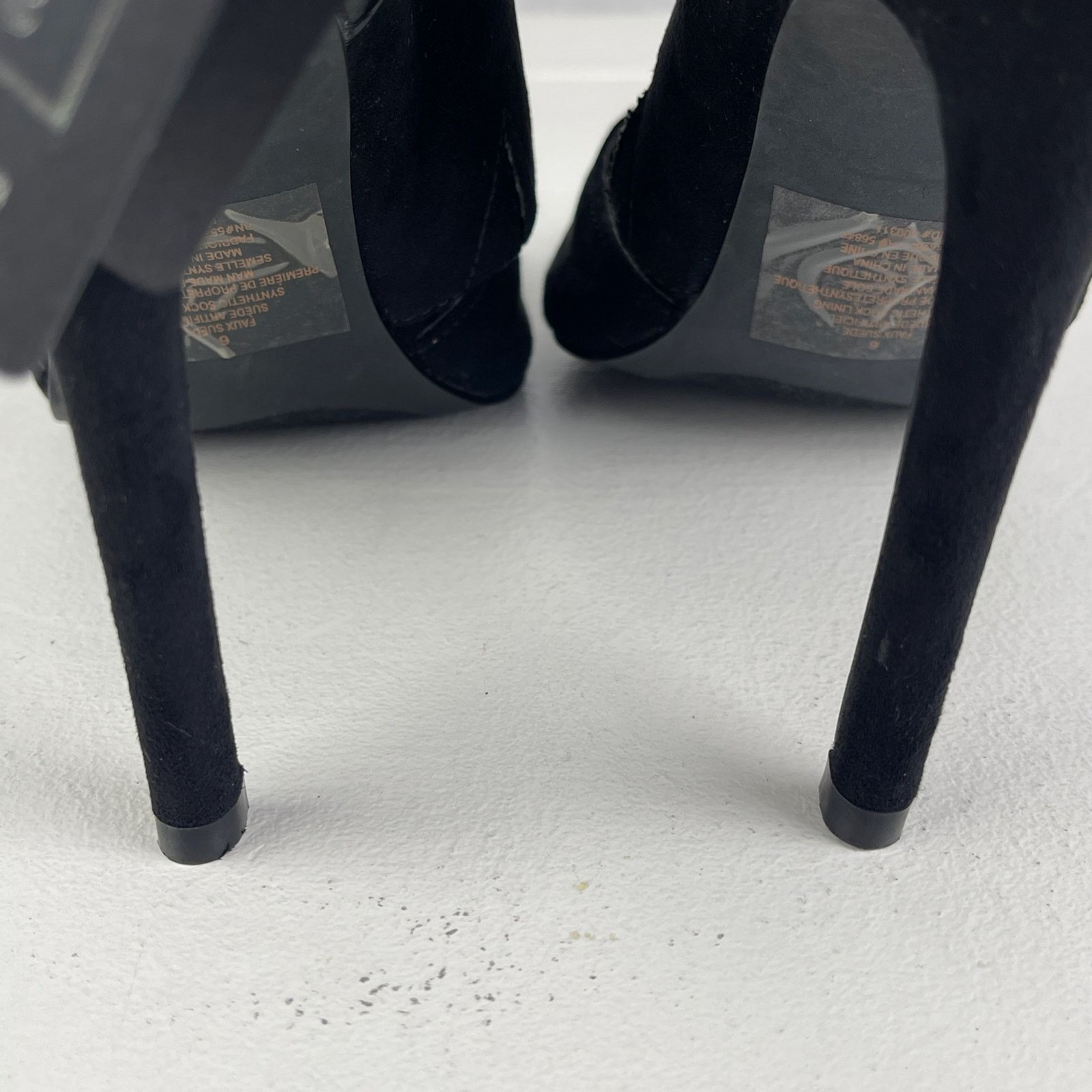 Express Express Stiletto Booties Heels Faux Suede Pointed Toe 6 NWT Size US 6 / IT 36 - 8 Thumbnail