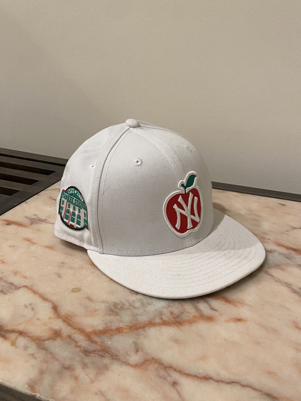 New Era NEW ERA NEW YORK YANKEES MLB BIG APPLE 59FIFTY FITTED HAT Grailed