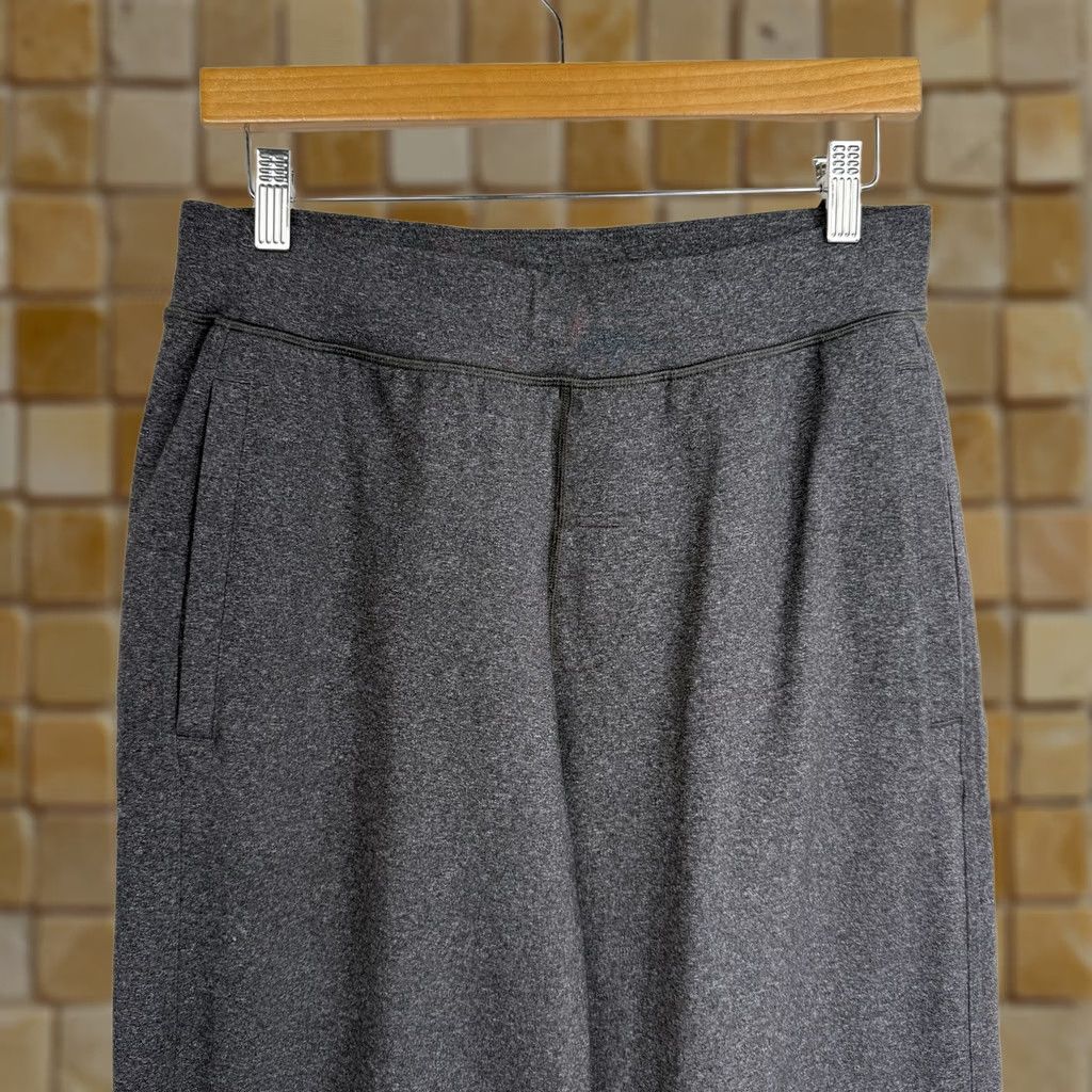 Lululemon Lululemon Kung Fu Pant Mens Medium Straight Leg Relaxed Fit Gray Gym Size US 31 - 1 Thumbnail