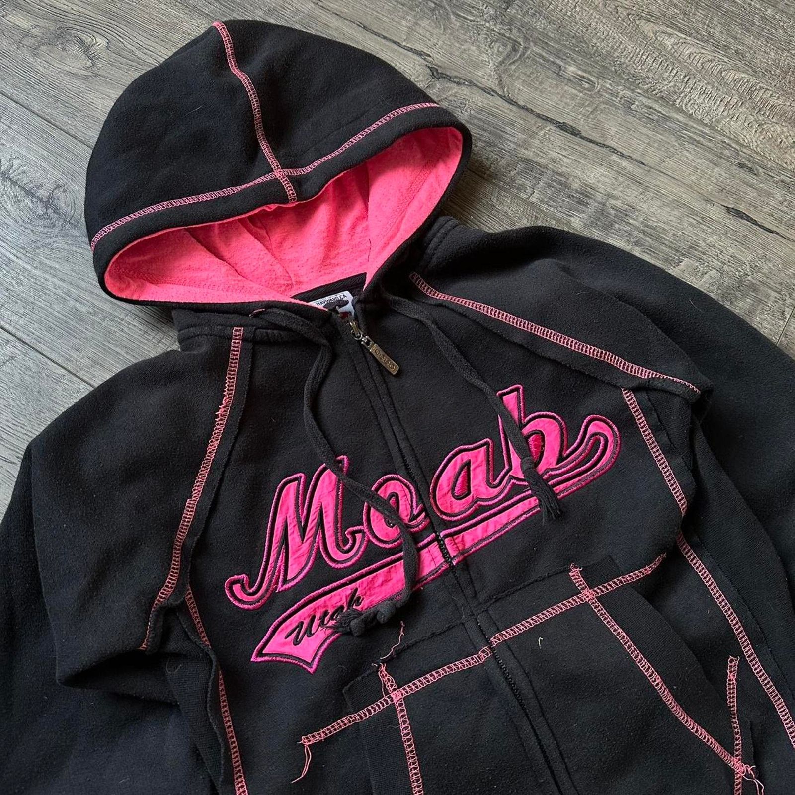 Vintage Vintage Y2K Pink Moab Utah Skater Hoodie Zip Up Sweatshirt Size M / US 6-8 / IT 42-44 - 1 Thumbnail