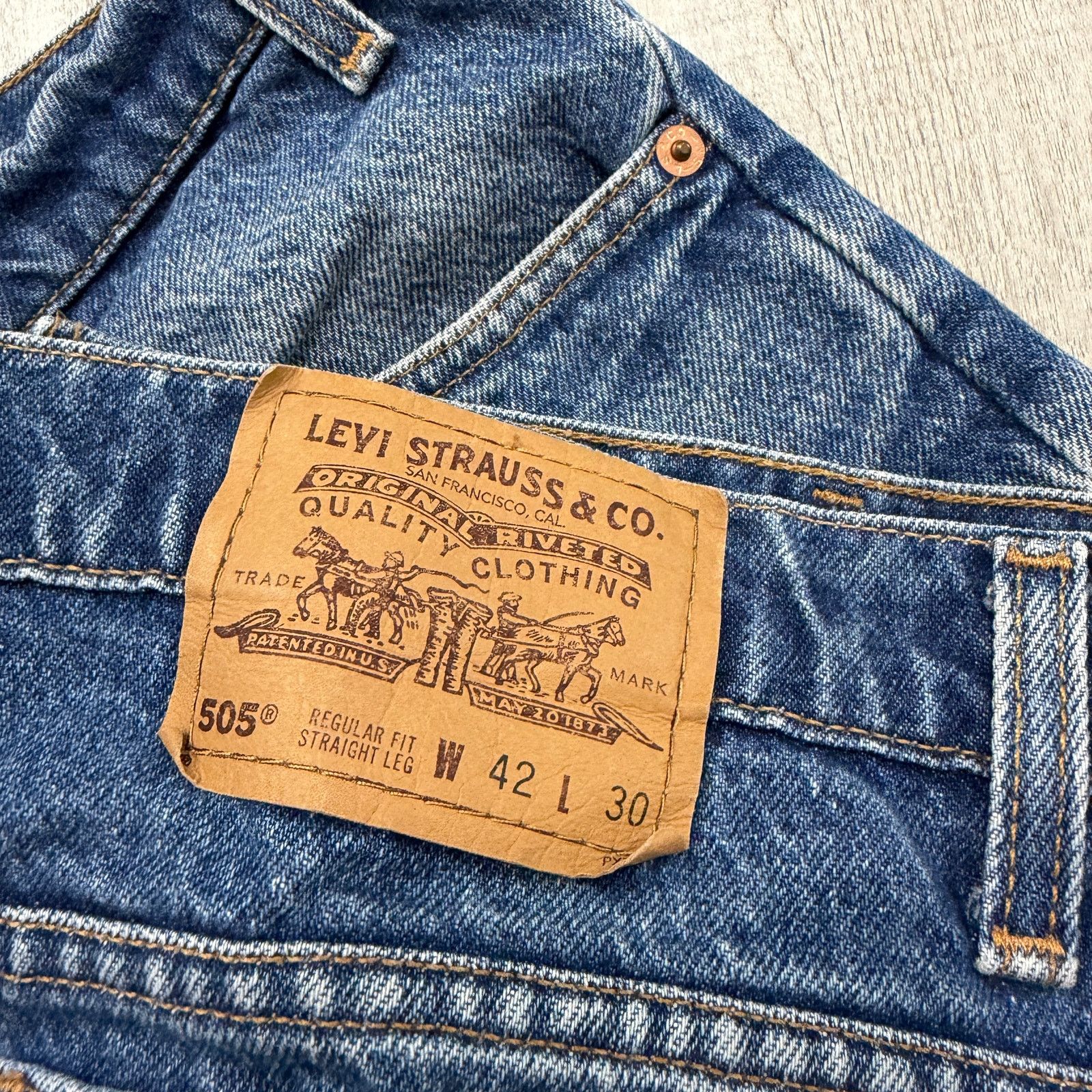 Levi's Vintage Levis 505 Jeans 42x30 Blue Faded Regular Straight Size US 42 / EU 58 - 5 Thumbnail