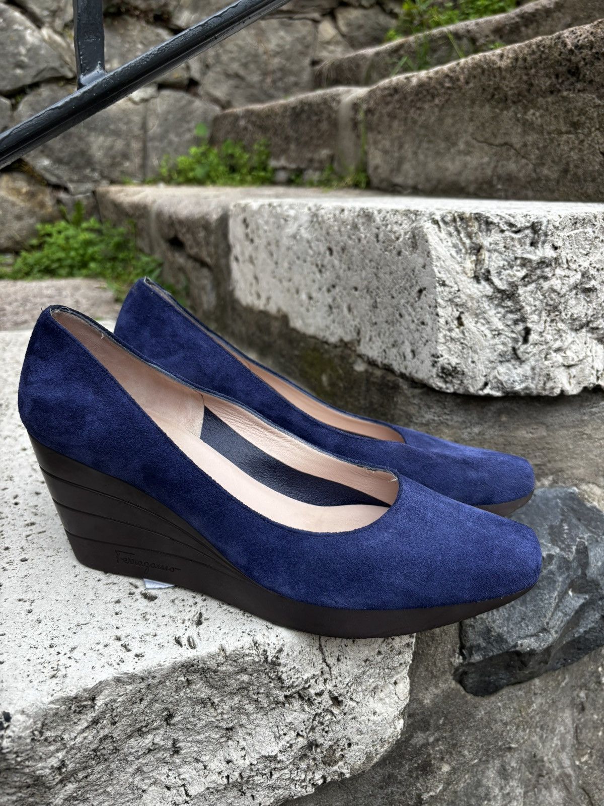 Salvatore Ferragamo Salvatore Ferragamo Pumps Heels Navy Blue Leather Women Size US 8.5 / IT 38.5 - 1 Thumbnail