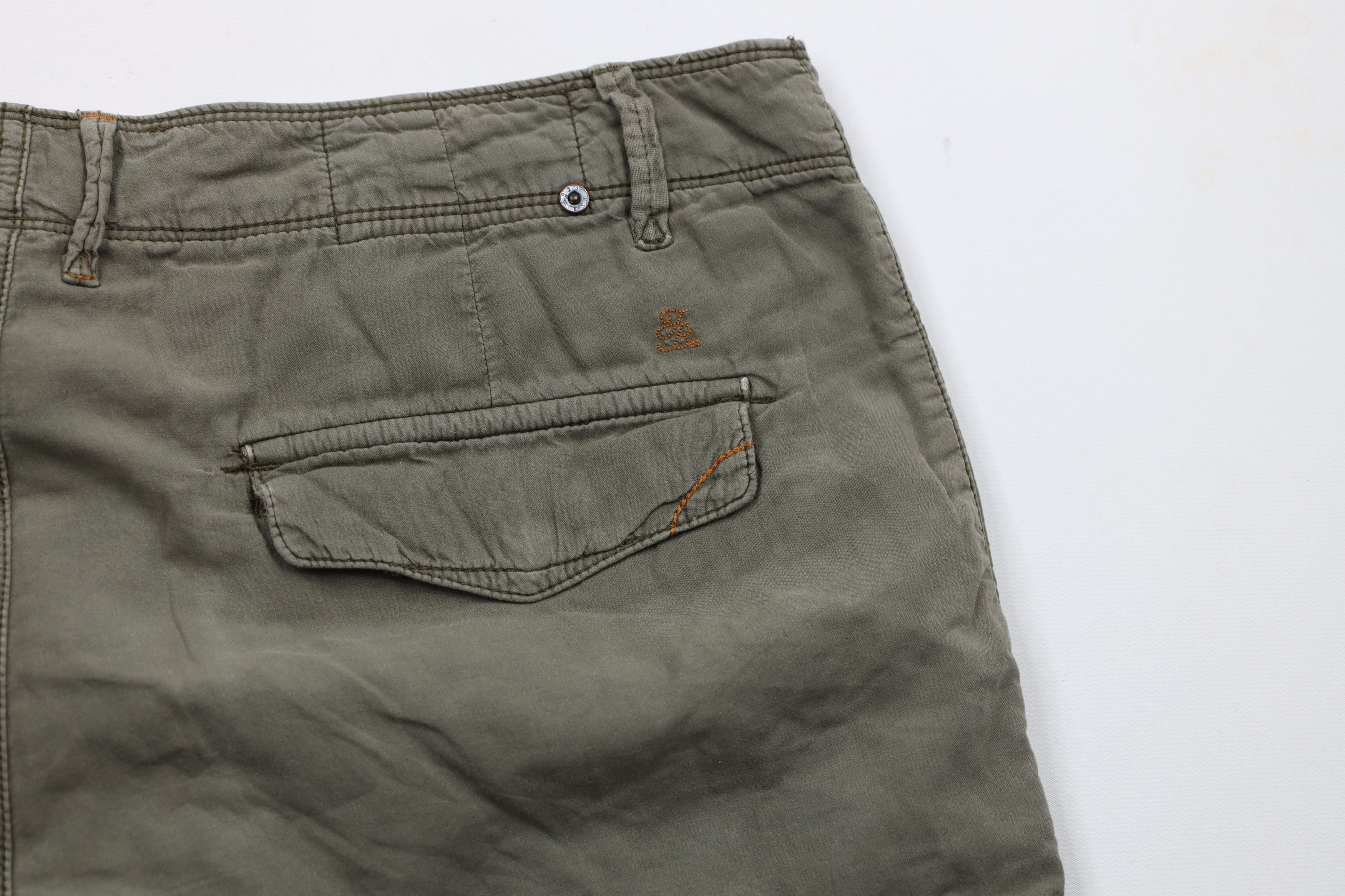 Tommy Bahama × Vintage Vintage Tommy Bahama Stonewash Above Knee Cargo Shorts Size US 33 - 11 Thumbnail