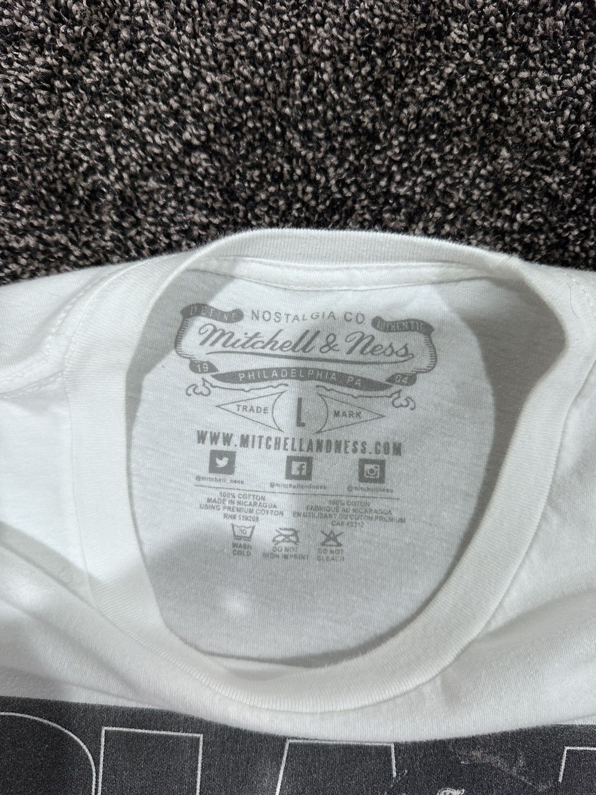 Mitchell & Ness Mitchell & Ness NBA Allen Iverson Phil Sixers White T-Shirt Size US L / EU 52-54 / 3 - 7 Thumbnail