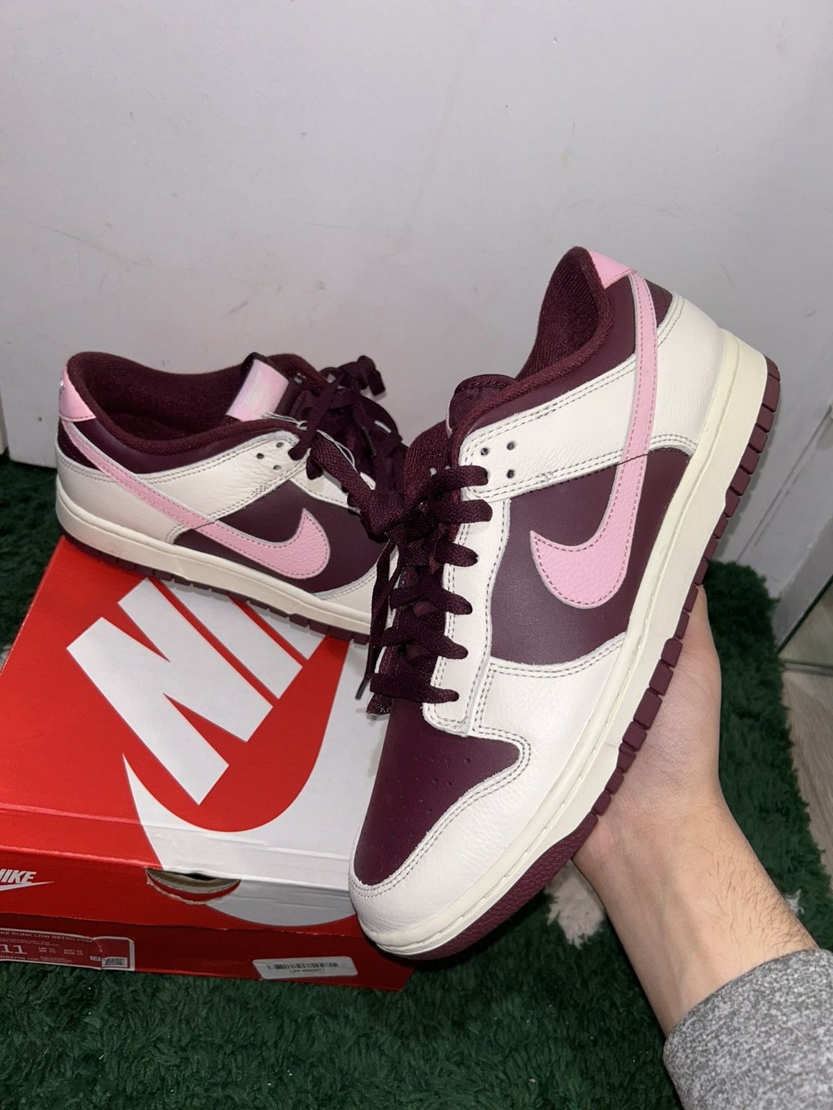 Nike Size 11 - Nike Dunk Low Premium Valentine's Day Size US 11 / EU 44 - 1 Thumbnail