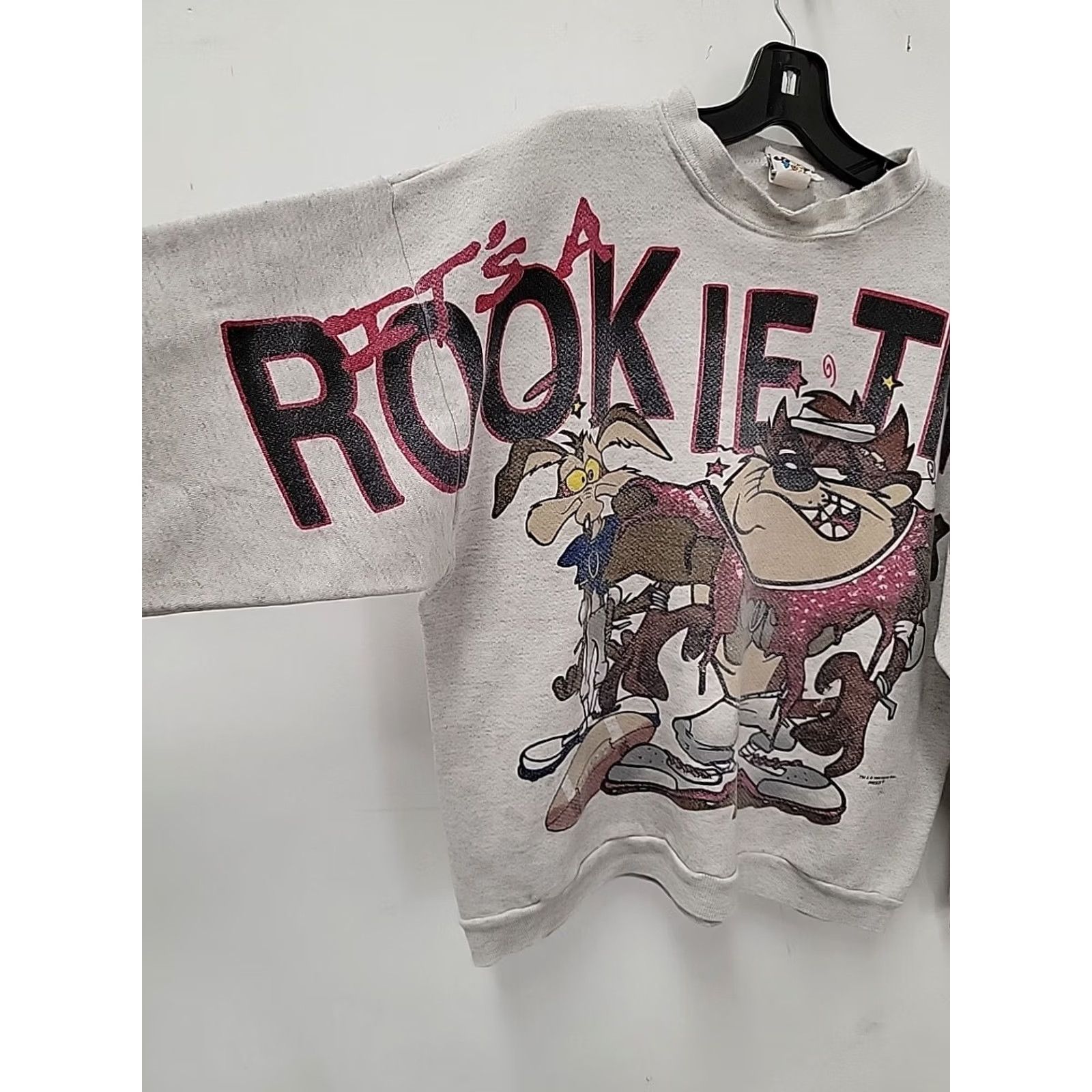 Vintage VINTAGE Looney Tunes “It's A Rookie Thing” Crewneck Sweatshirt Mens L White 90s Pullover Size US L / EU 52-54 / 3 - 3 Thumbnail