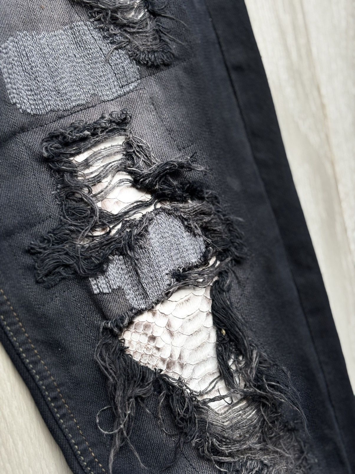 Japanese Brand SLY distressed flare jeans Size US 26 / EU 42 - 3 Thumbnail