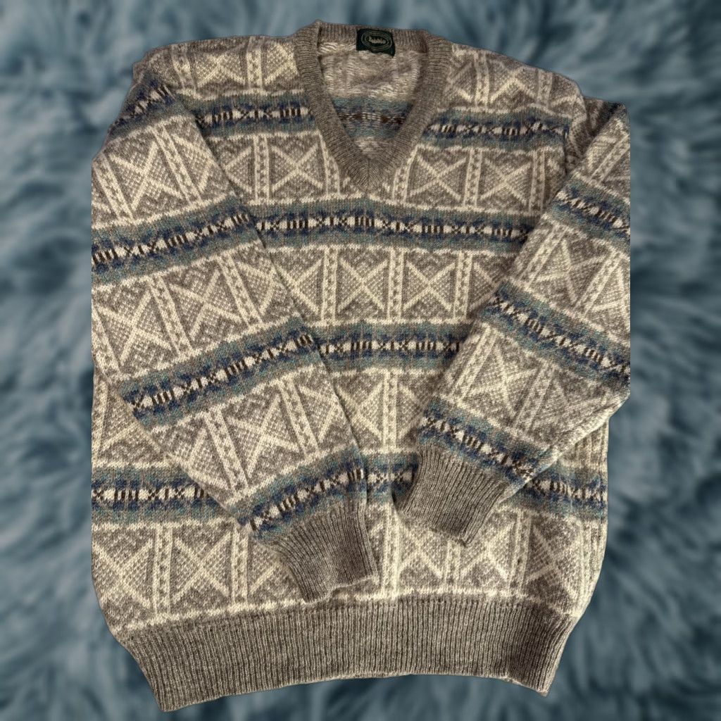 Vintage VINTAGE Bobbio V Neck Wool Sweater Men’s L Aztec Tribal Print Pullover Size US L / EU 52-54 / 3 - 1 Thumbnail