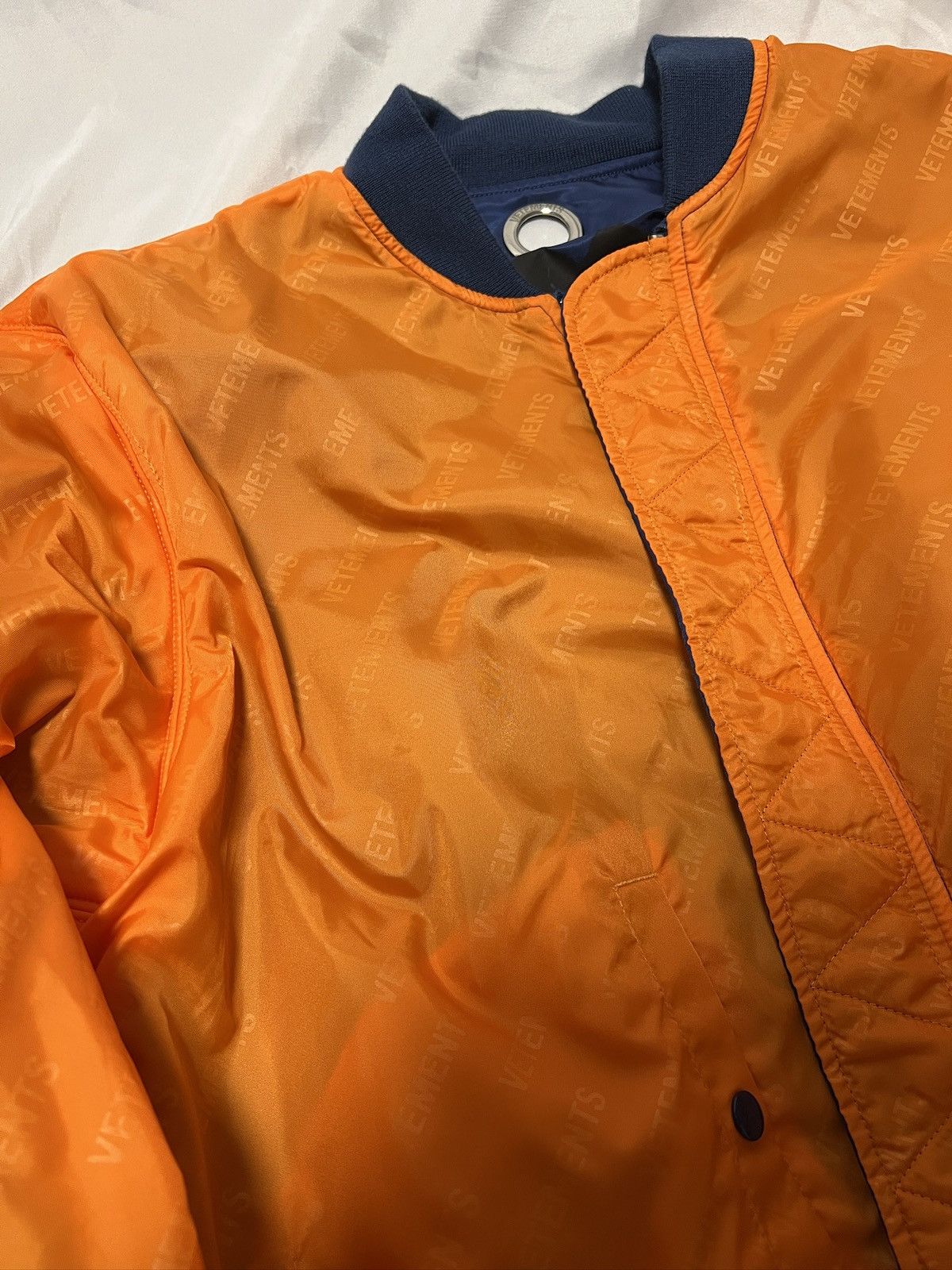 Vetements Vetements Reversibel Blue Fist Bomber Size US S / EU 44-46 / 1 - 16 Thumbnail