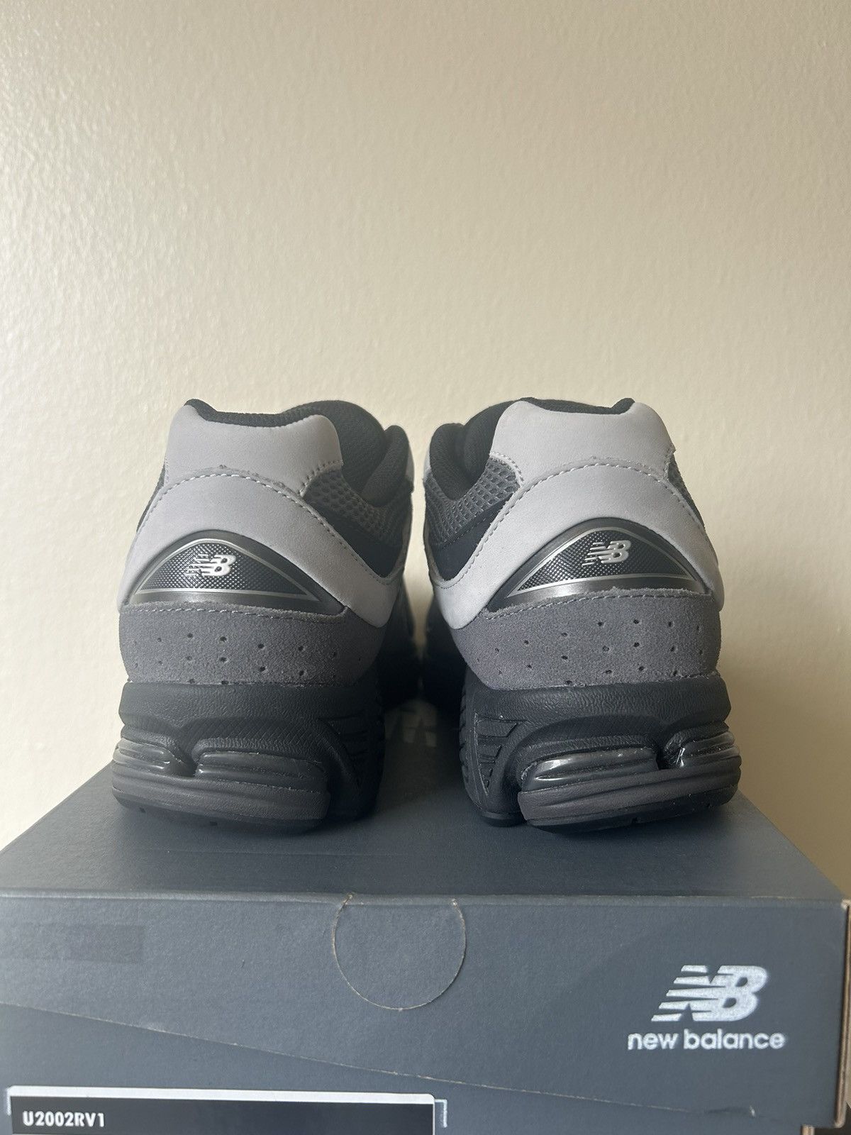 New Balance New Balance 2002R Sneaker Size US 9 / EU 42 - 4 Thumbnail
