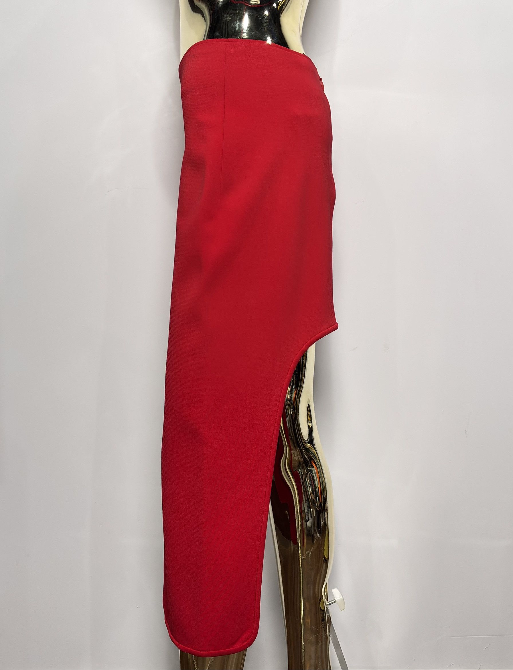 Louis Vuitton Louis Vuitton Red Asymmetrical Skirt Size 30" / US 8 / IT 44 - 7 Thumbnail