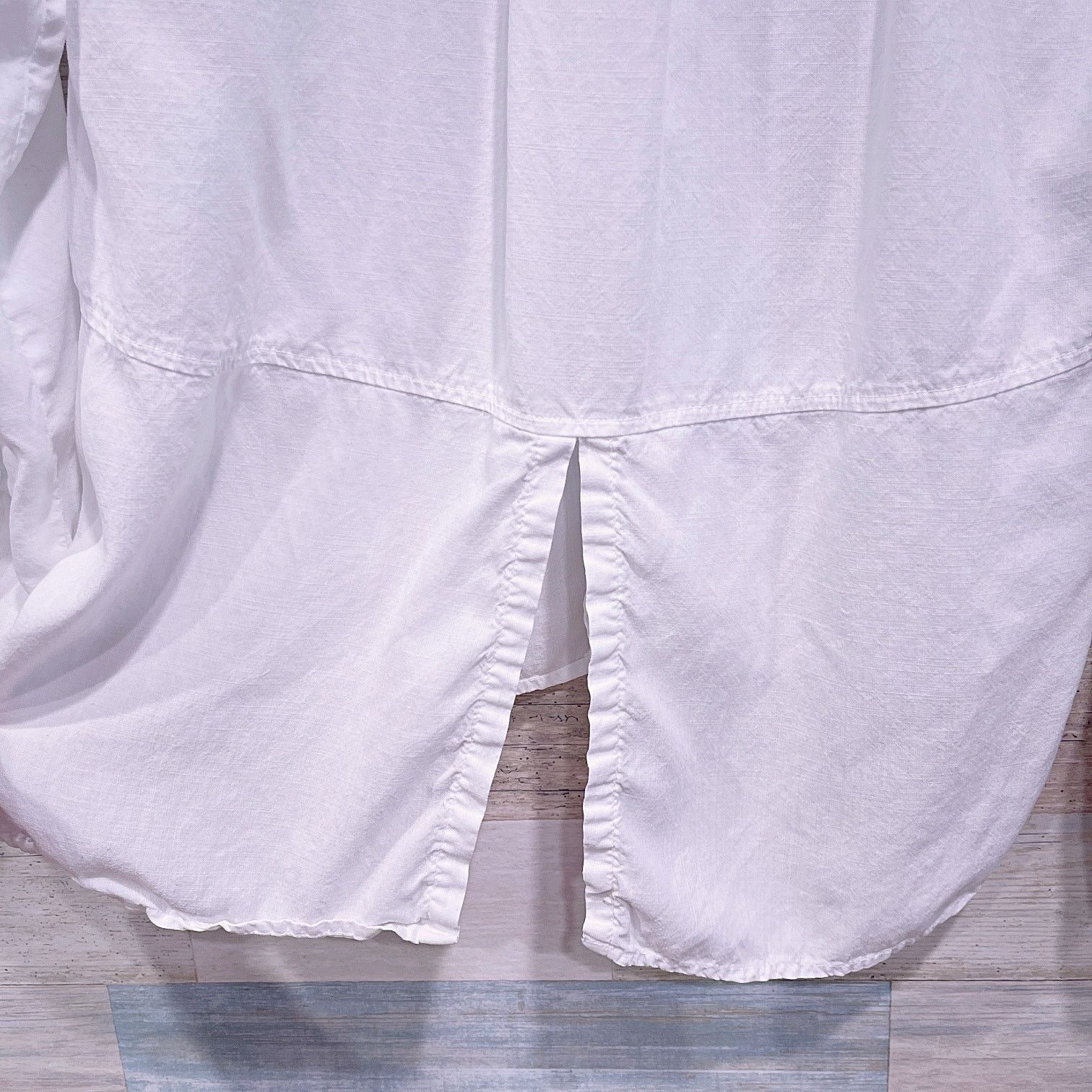 Anthropologie Cloth & Stone Lyocell Split Back Button Down Shirt White S Size S / US 4 / IT 40 - 6 Thumbnail
