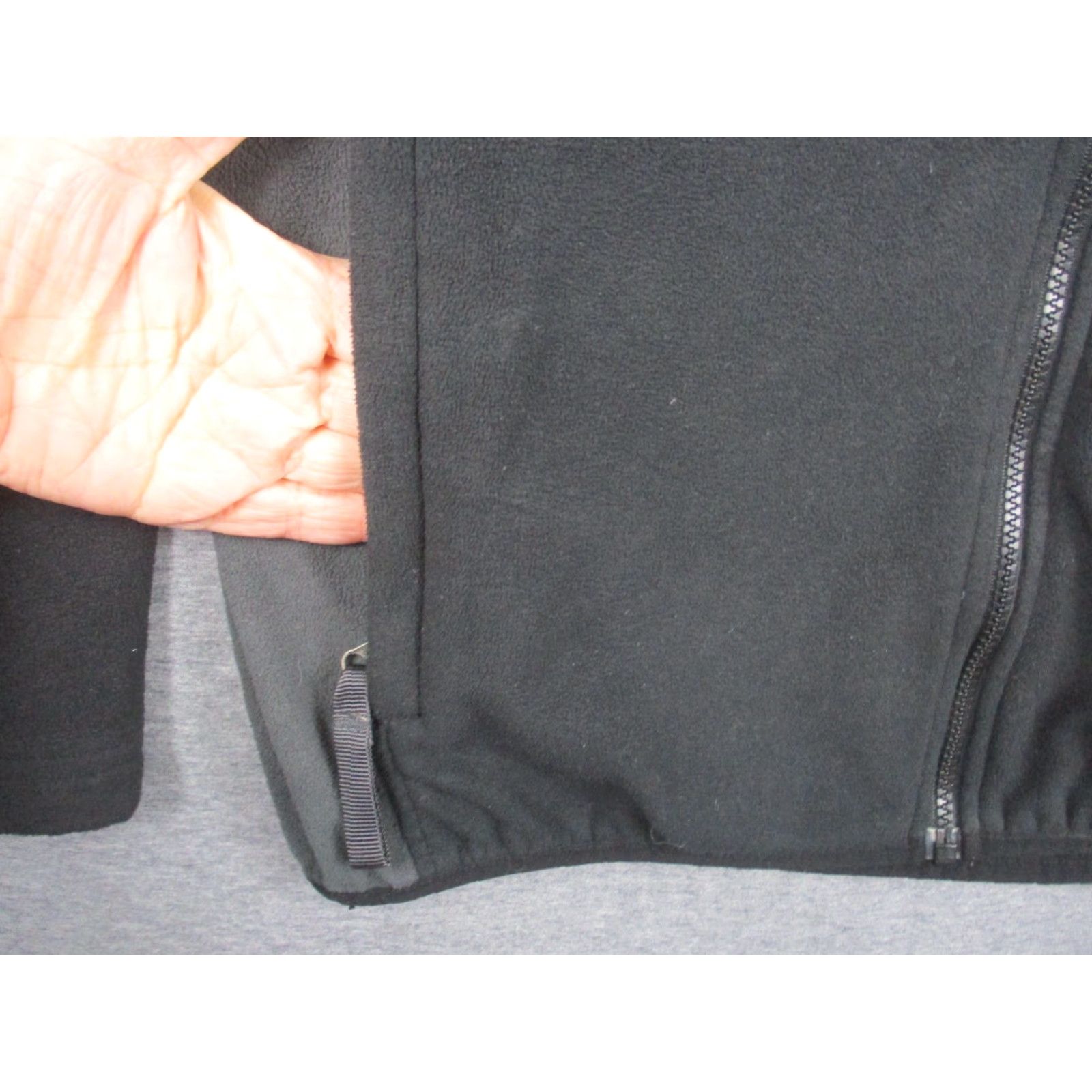 The North Face VINTAGE The North Face Jacket Mens Medium Gray Black Fleece Zip Pocket jacket Men M Gray Black fleece zipper pockets Size US M / EU 48-50 / 2 - 4 Thumbnail