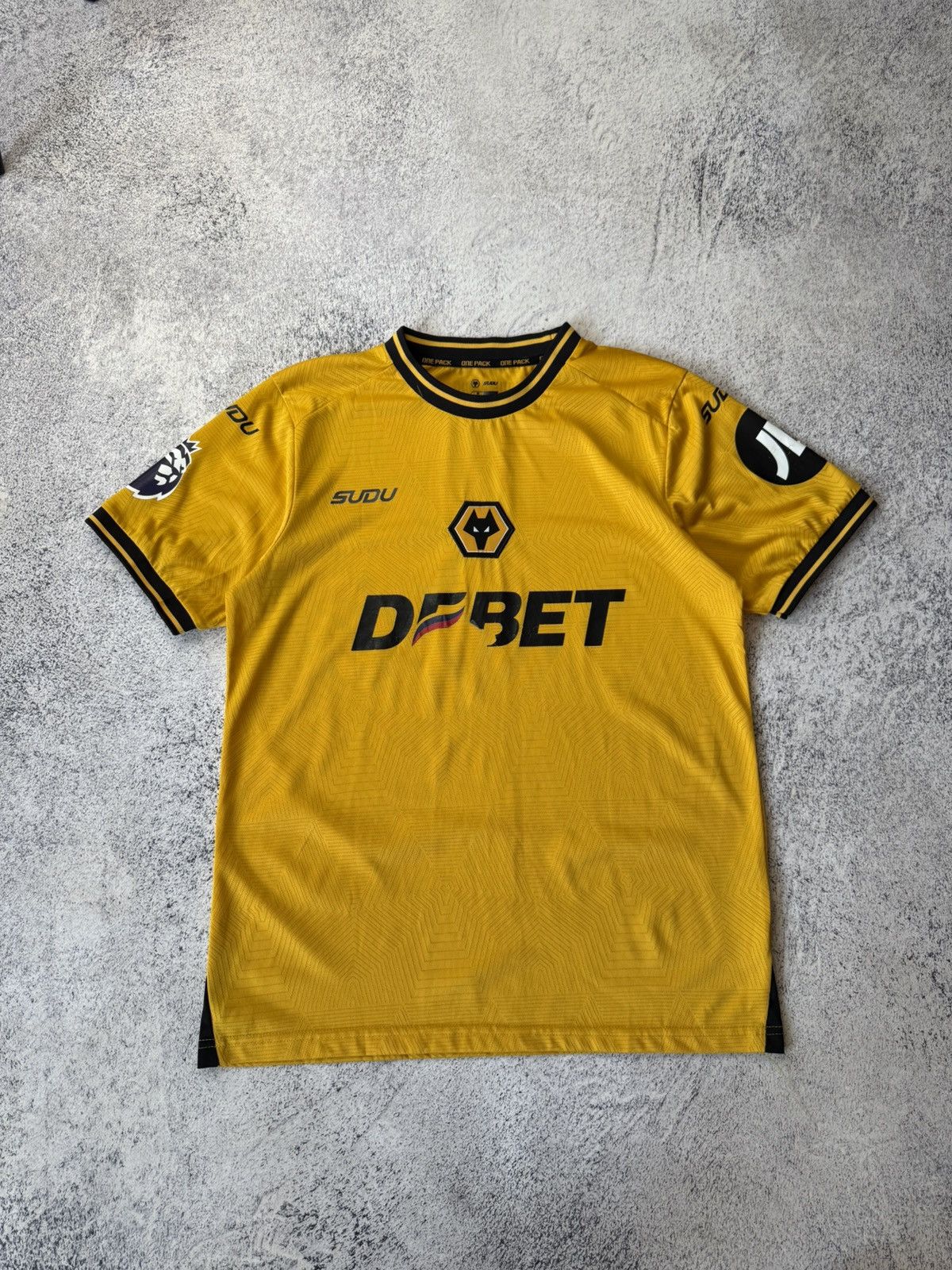 Vintage Wolverhampton Wanderers Sudu 2024/2025 Wolves shirt size M Size US M / EU 48-50 / 2 - 1 Thumbnail
