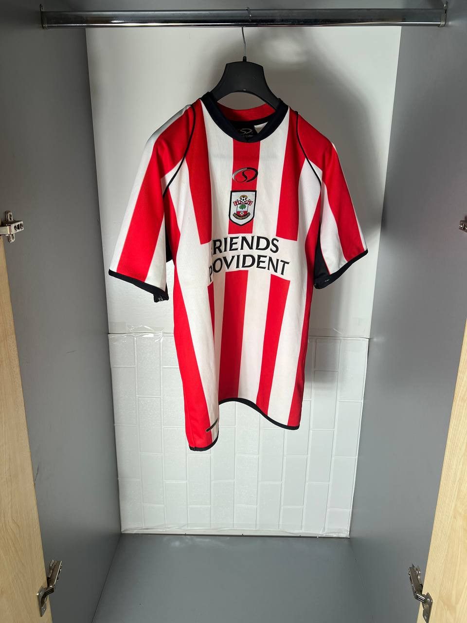 Vintage VERY RARE FC SOUTHAMPTON ENGLAND RETRO SOCCER JERSEY Y2K 90s Size US S / EU 44-46 / 1 - 4 Thumbnail