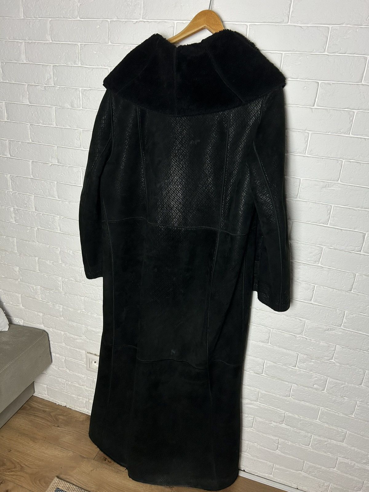 Fendi × Vintage Fendi Full Monogram Vintage Sherpa Fur Coat Shearling Jacket Size US M / EU 48-50 / 2 - 10 Thumbnail