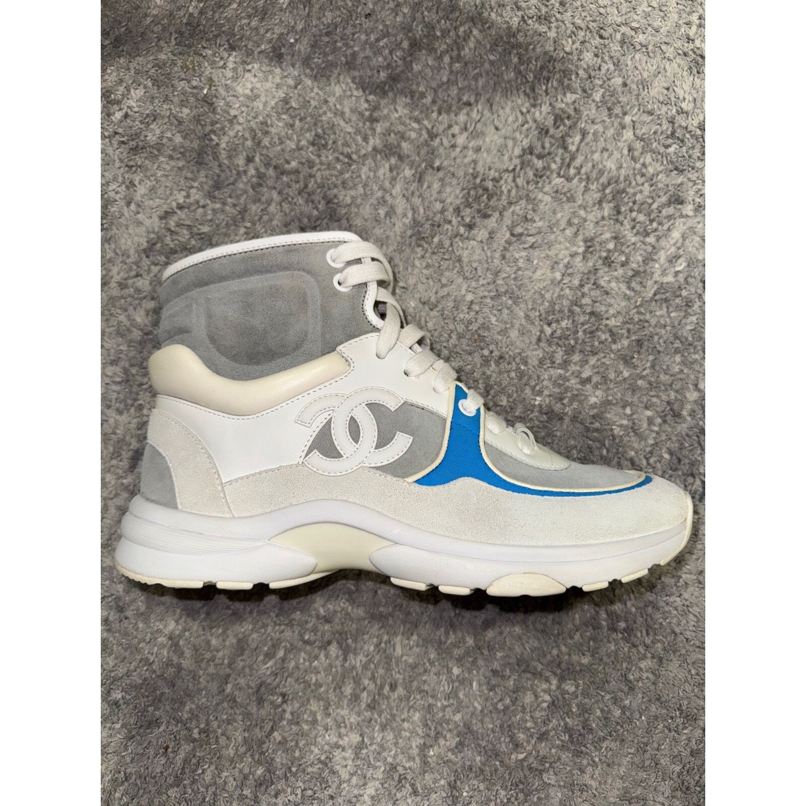 Chanel 18P CC Logo Lace Up Tie Flat Trainer High Top Sneaker 38 Size US 8 / IT 38 - 8 Thumbnail